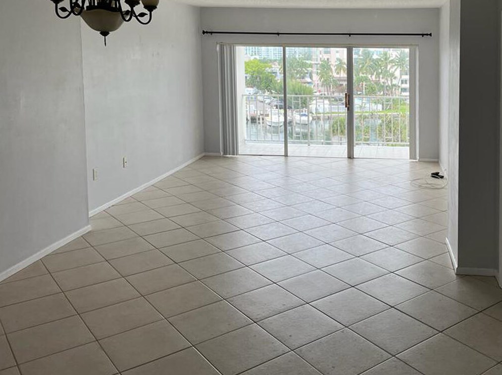 300 Bayview Dr #403, Miami, FL 33160