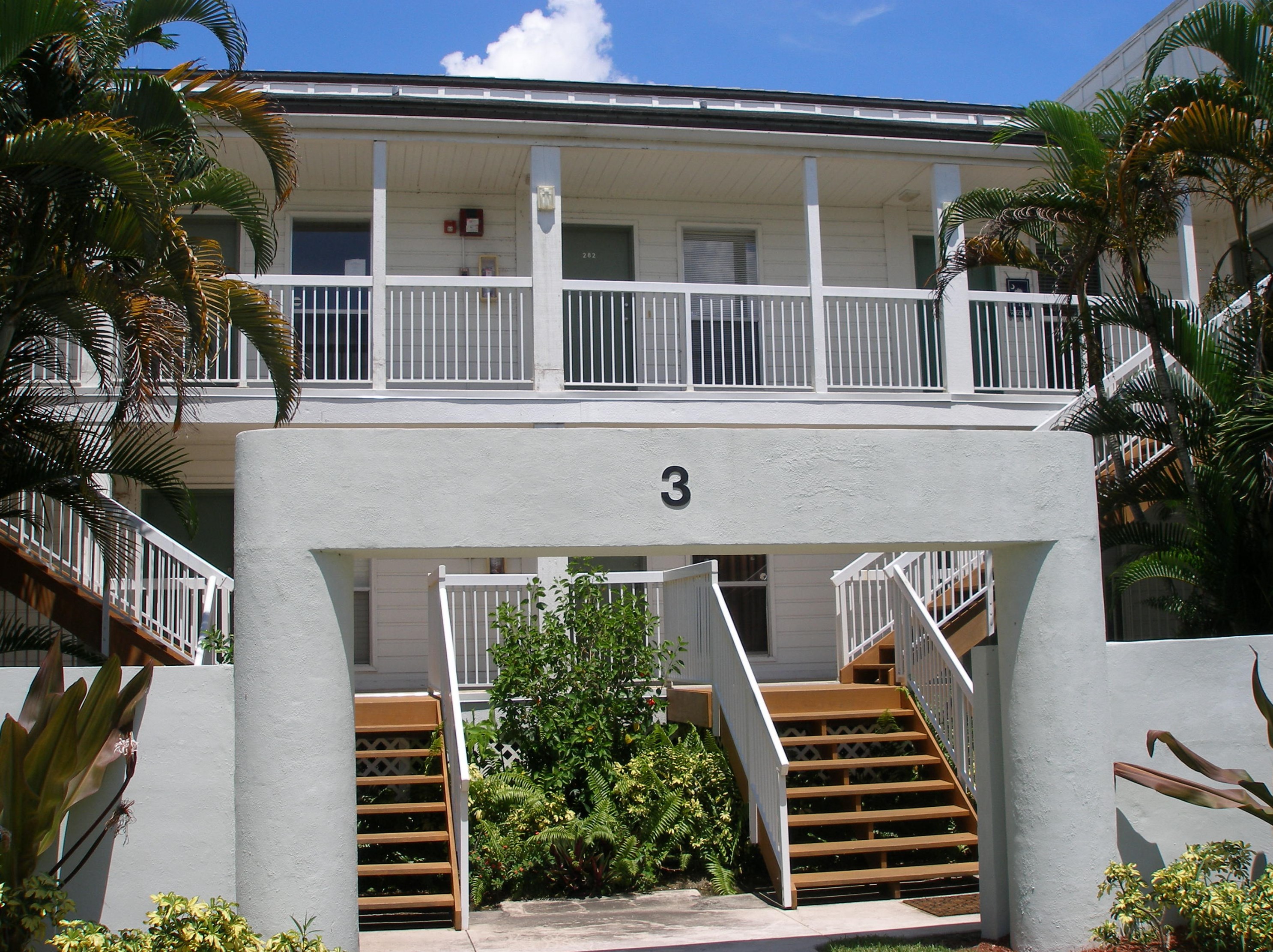 281 Cypress Point Dr, West Palm Beach, FL 33418