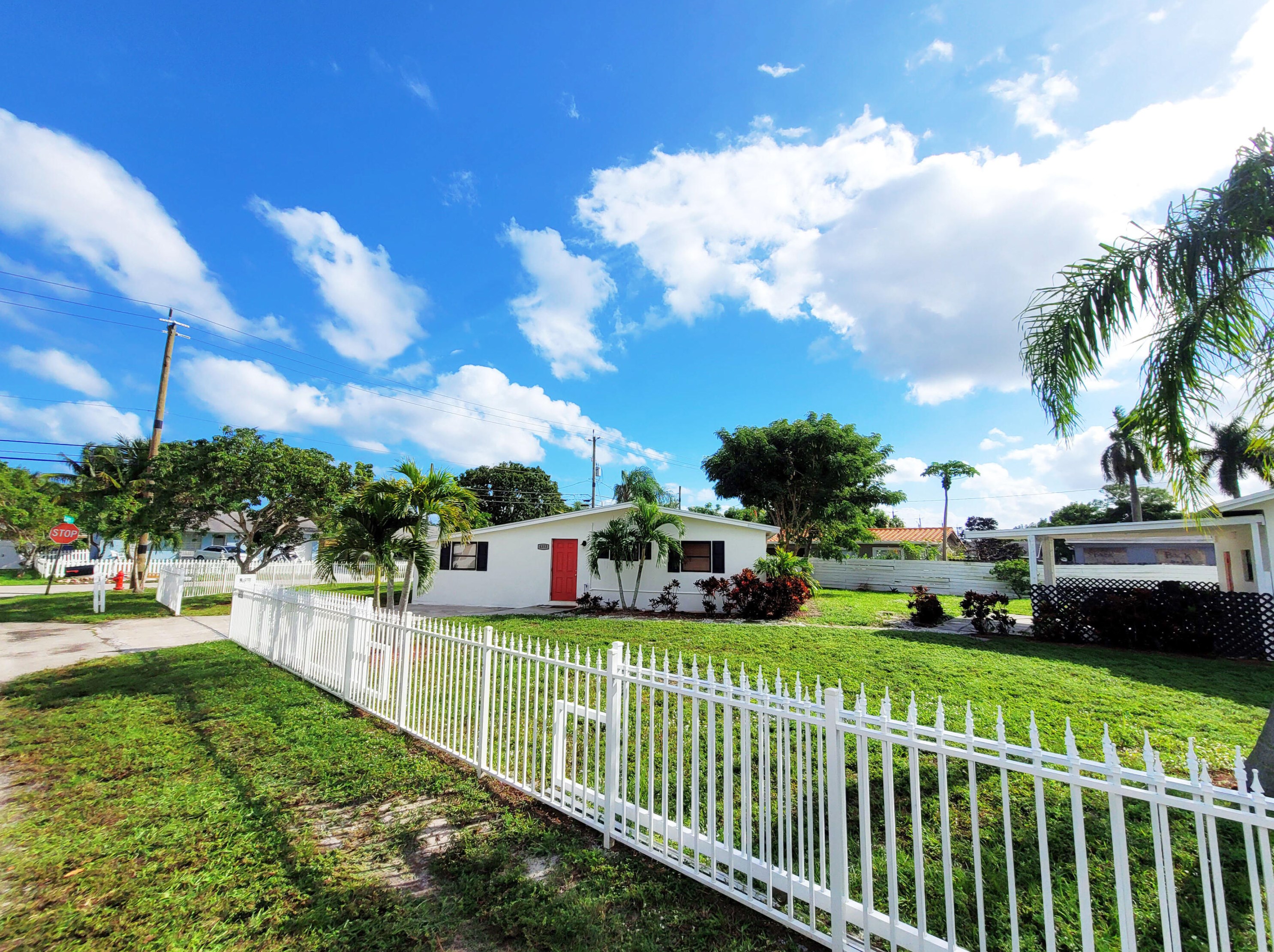4353 Gulfstream Rd, Lake Worth, FL 33461