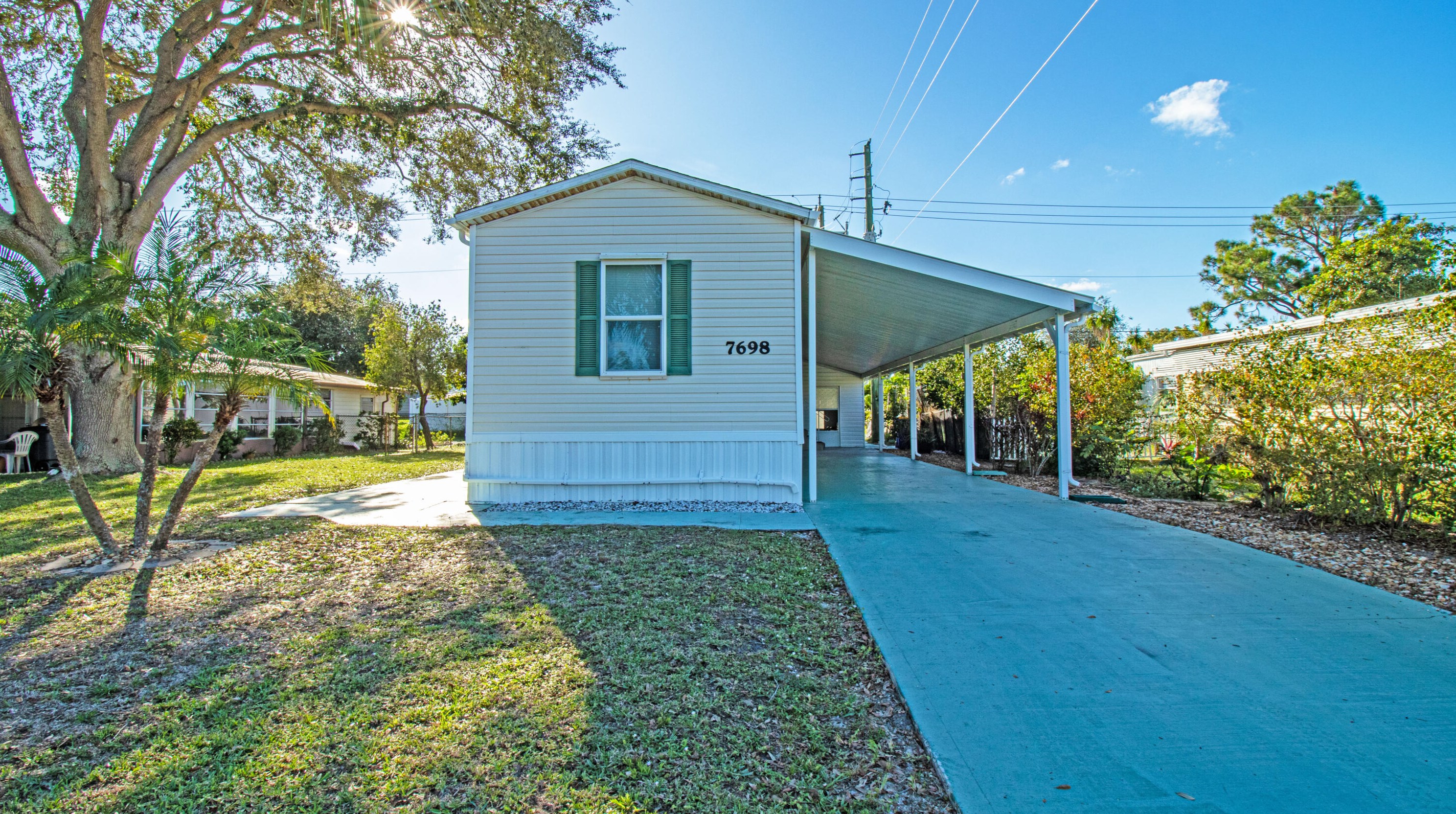 7698 Swan Ave, Hobe Sound FL  33455-5947 exterior