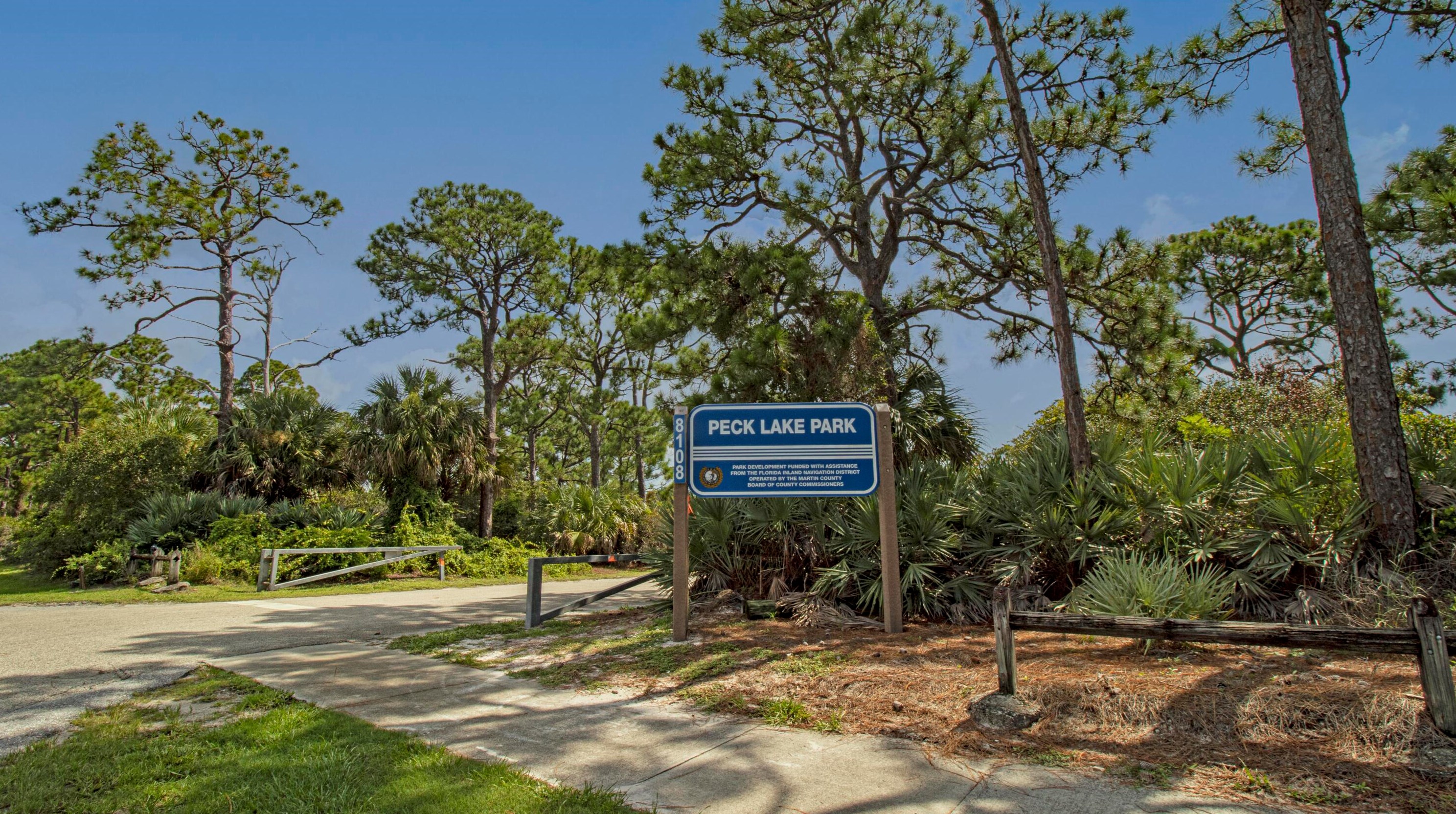 7698 Swan Ave, Hobe Sound FL  33455-5947 exterior