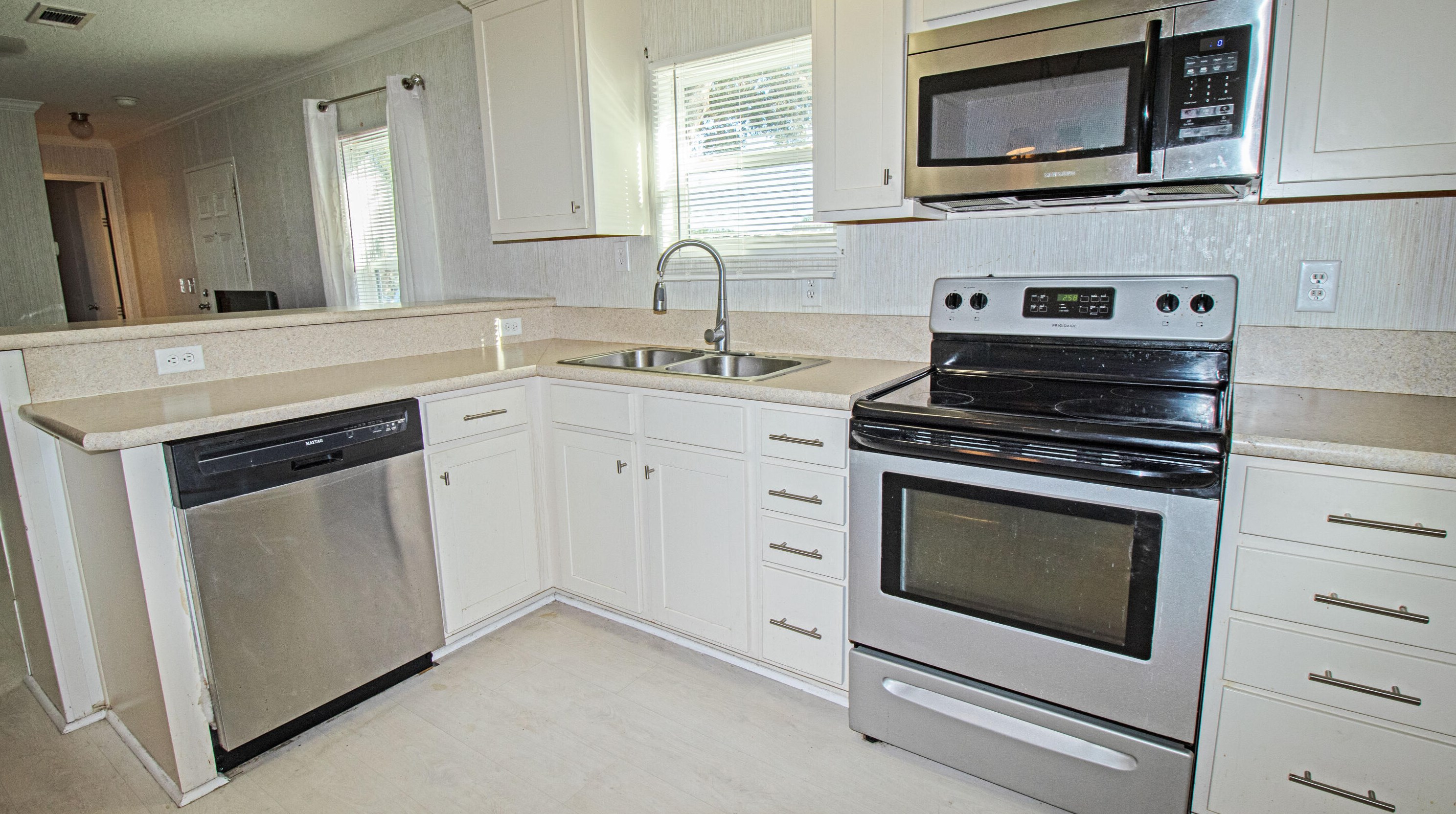 7698 Swan Ave, Hobe Sound FL  33455-5947 exterior