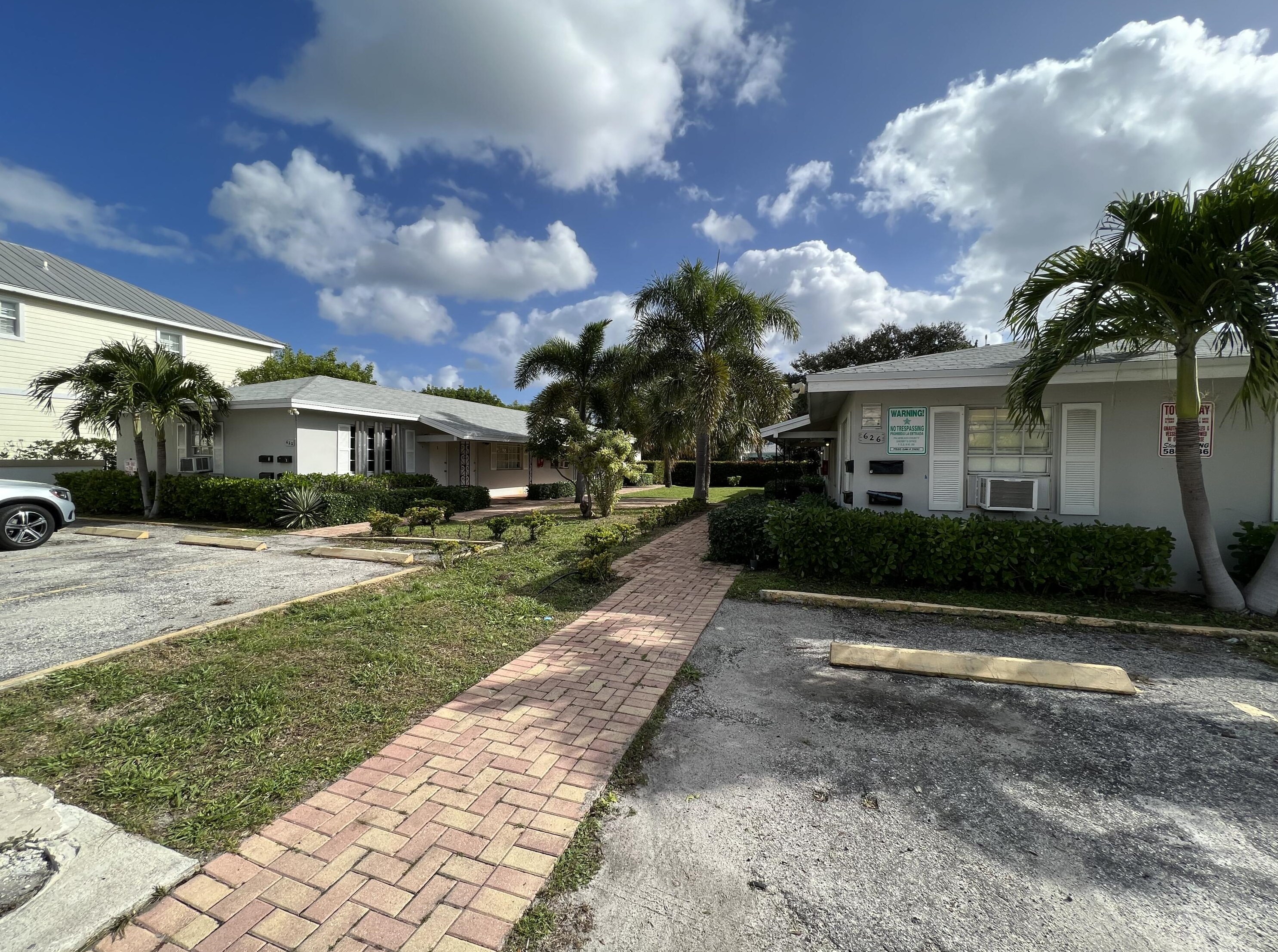 622 N Federal Hwy #1, Lake Worth, FL 33460