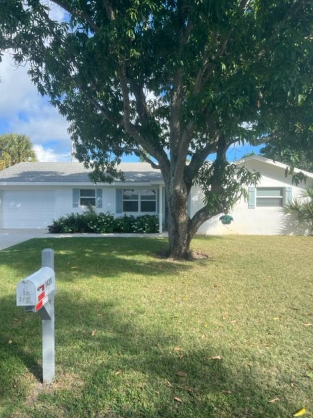 1420 Berkshire Ave, Jupiter FL  33469-3113 exterior