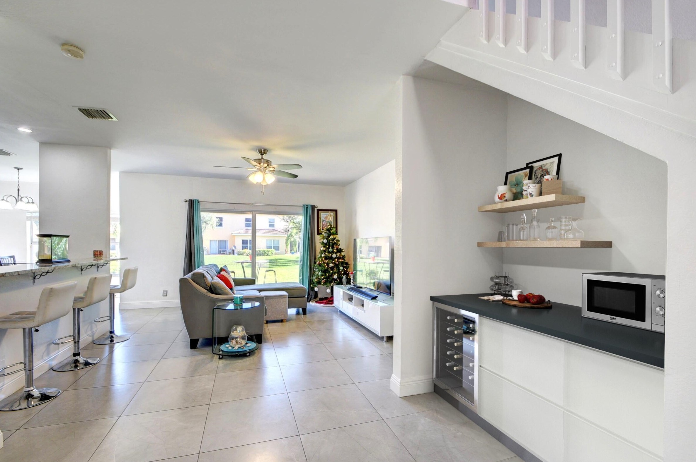 904 Talia Cir, Lake Worth, FL 33461-6911