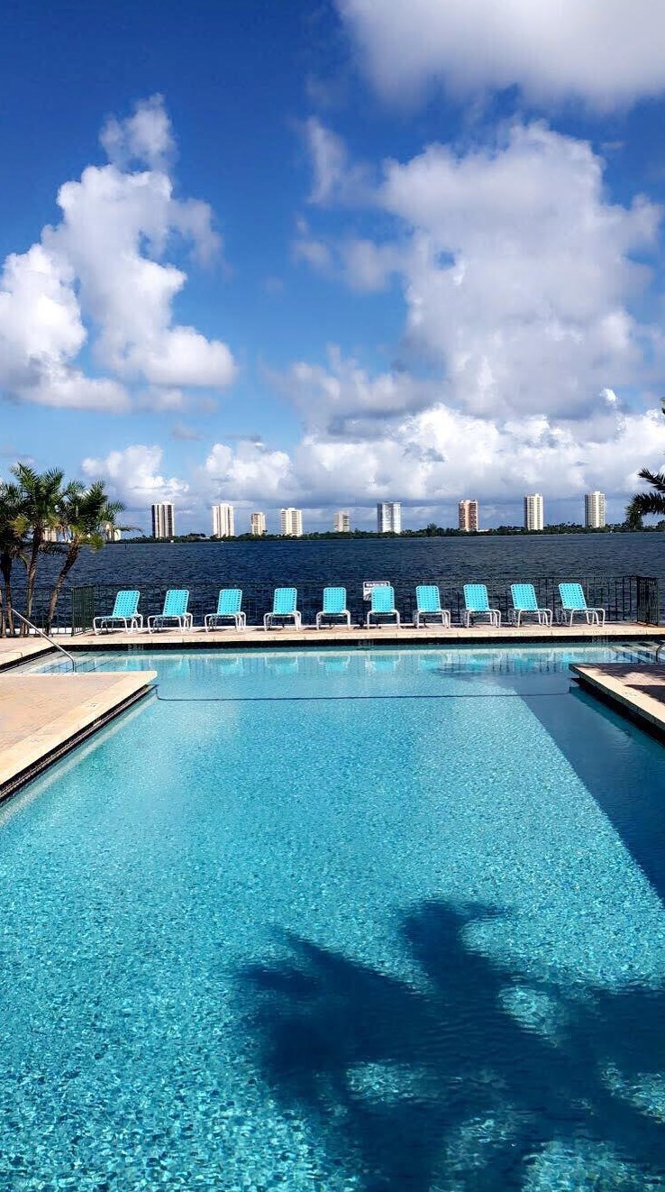 1010 Lake Shore Dr #103, West Palm Beach, FL 33403