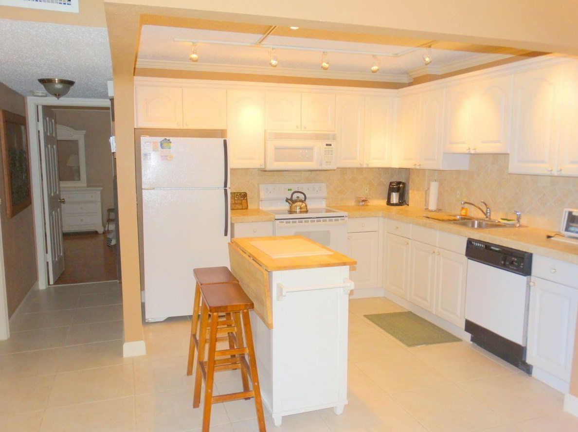 22765 Sw 66th Ave Apt 103, Boca Raton, FL 33428