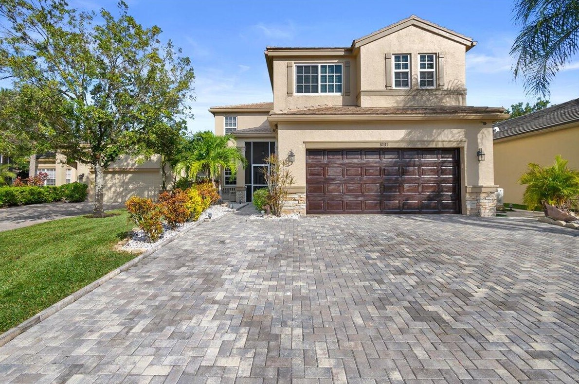 10111 Clubhouse Turn Rd, Lake Worth, FL 33449-5453