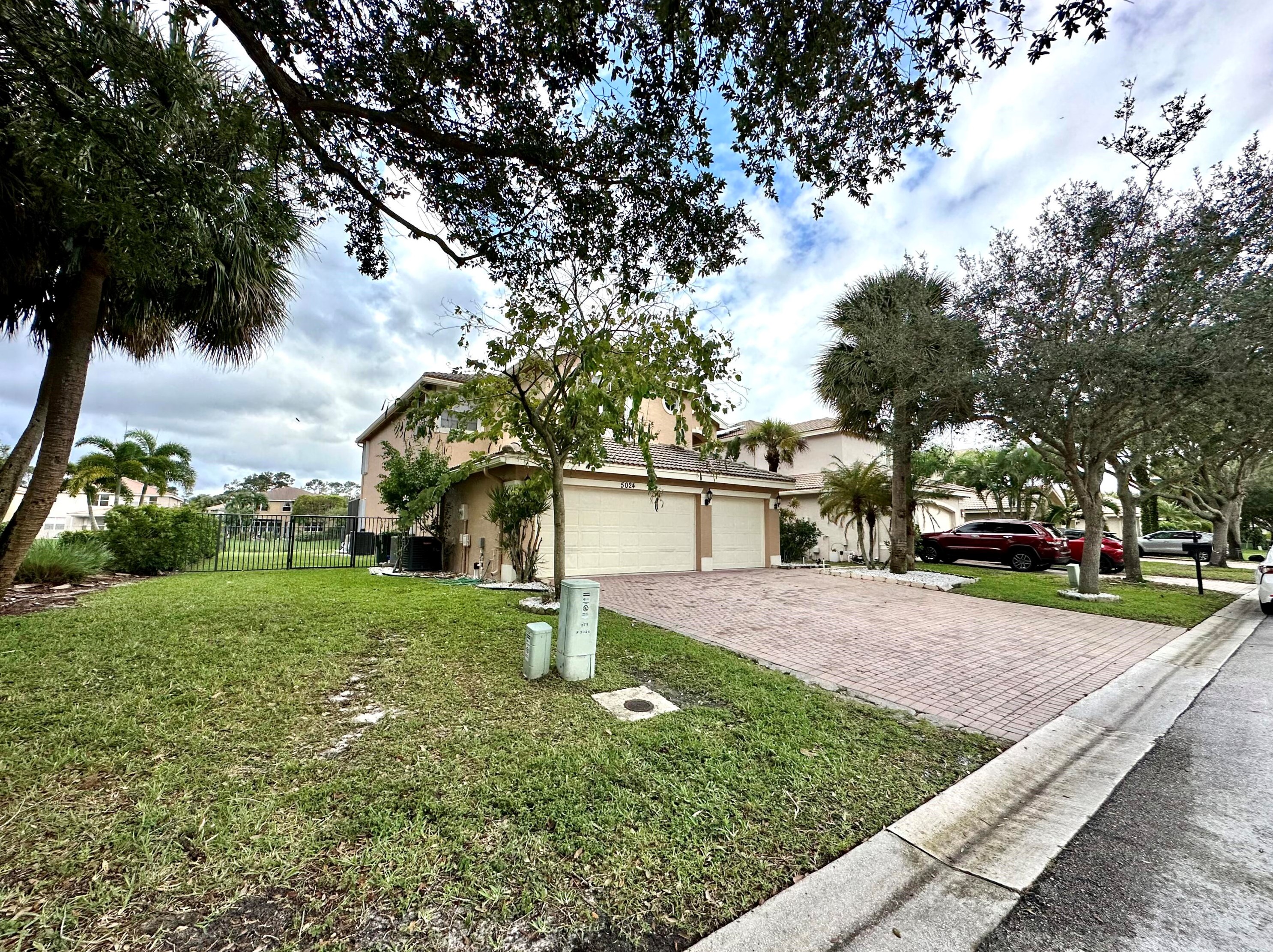 5024 Nautica Lake Cir, Lake Worth, FL 33463