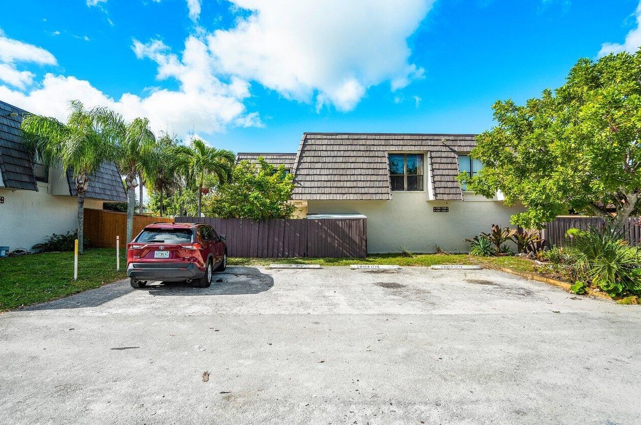 1781 N Congress Ave, West Palm Beach, FL 33401