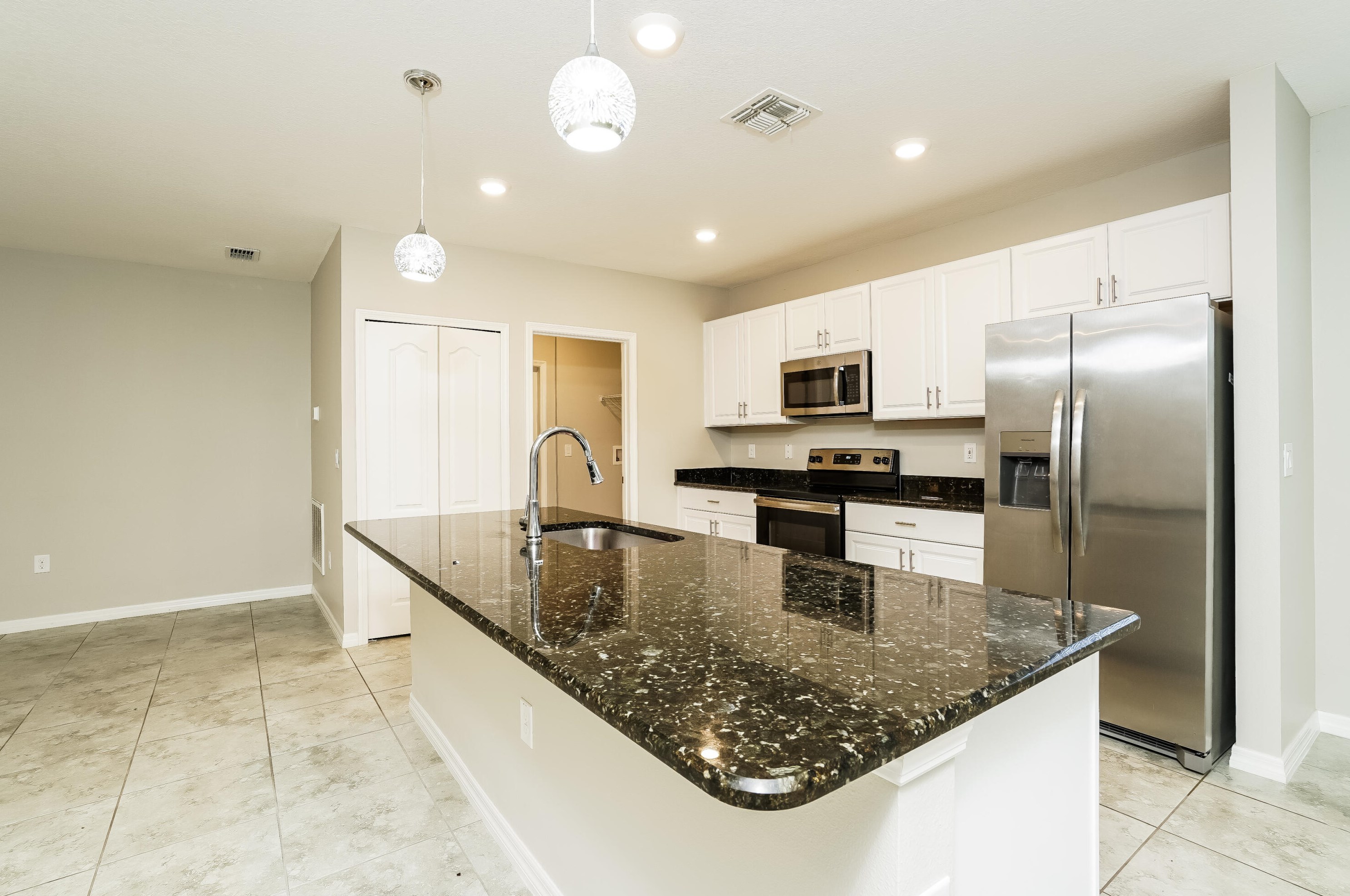 2042 Sw Aguero St, Fort Pierce, FL 34953