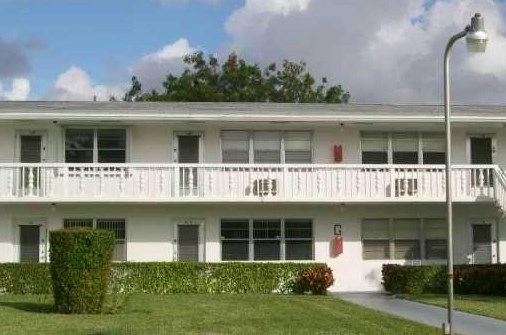 135 Windsor G, West Palm Beach, FL 33417