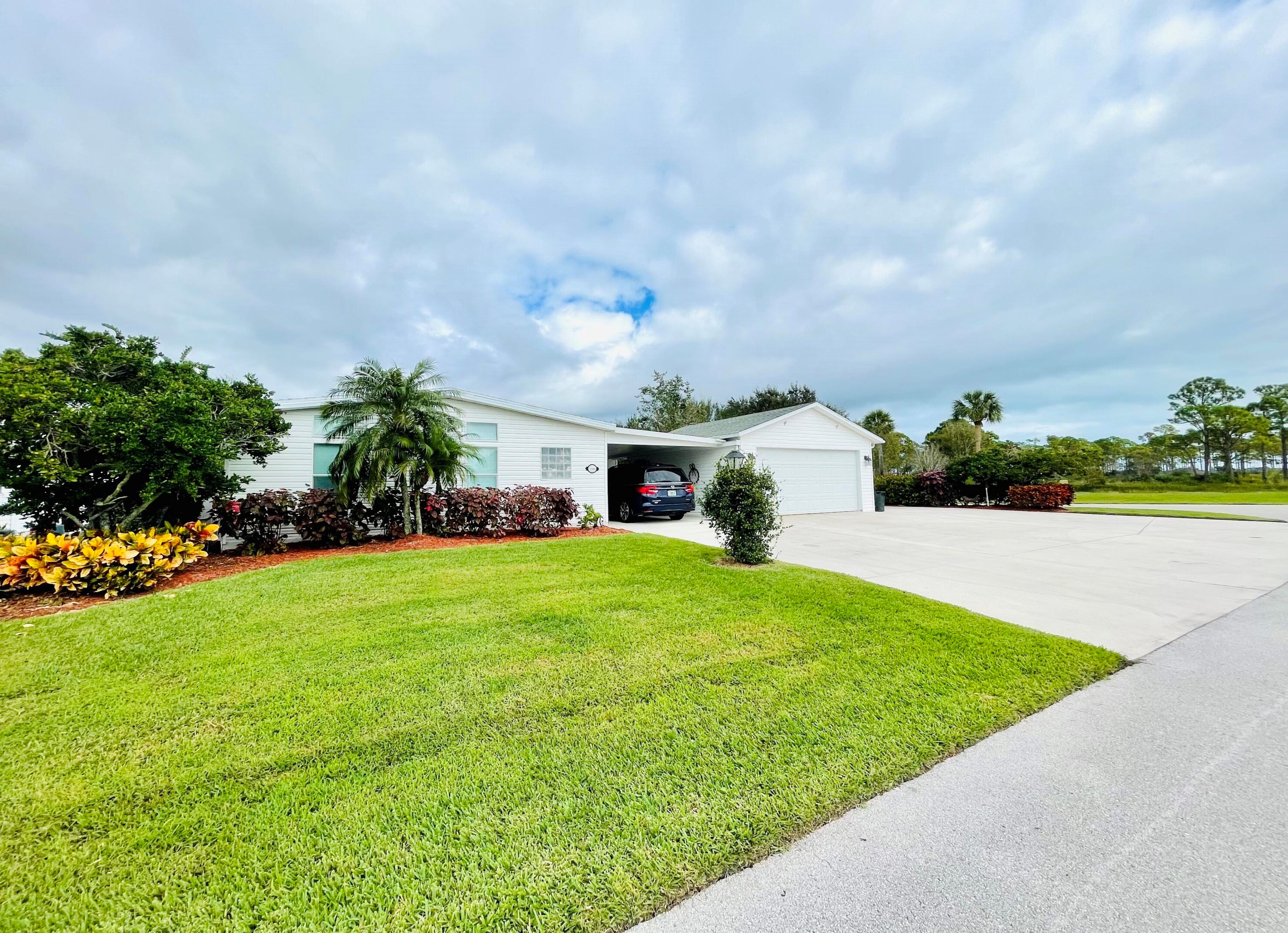 3700 Sandlace Ct, Fort Pierce, FL 34952