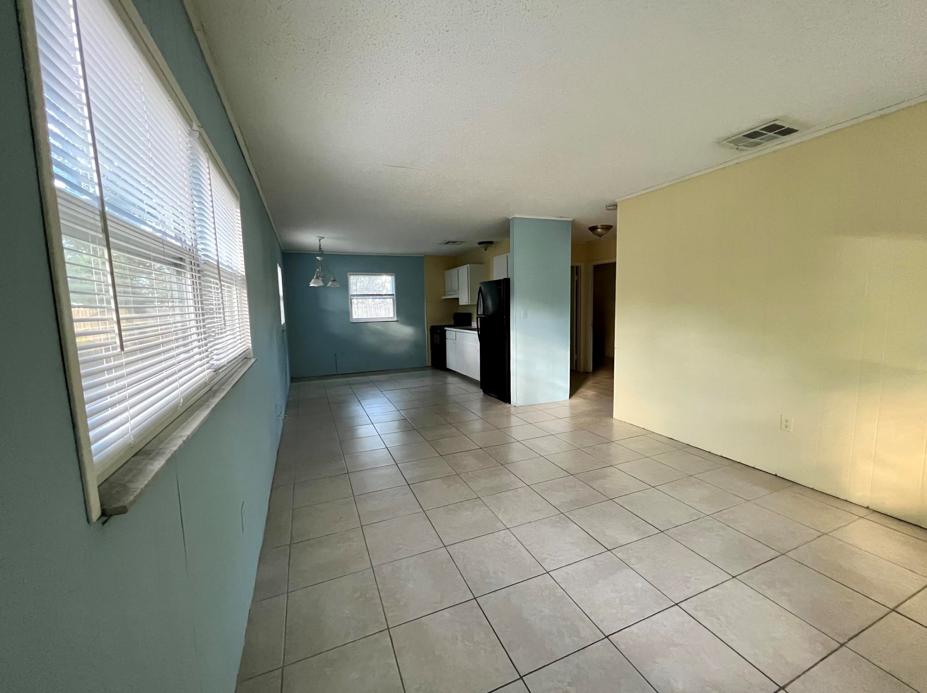 3258 S 7th St, Fort Pierce, FL 34982
