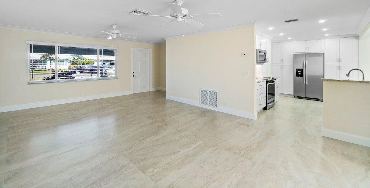 2398 Congress Blvd, Boynton Beach FL  33426-5348 exterior