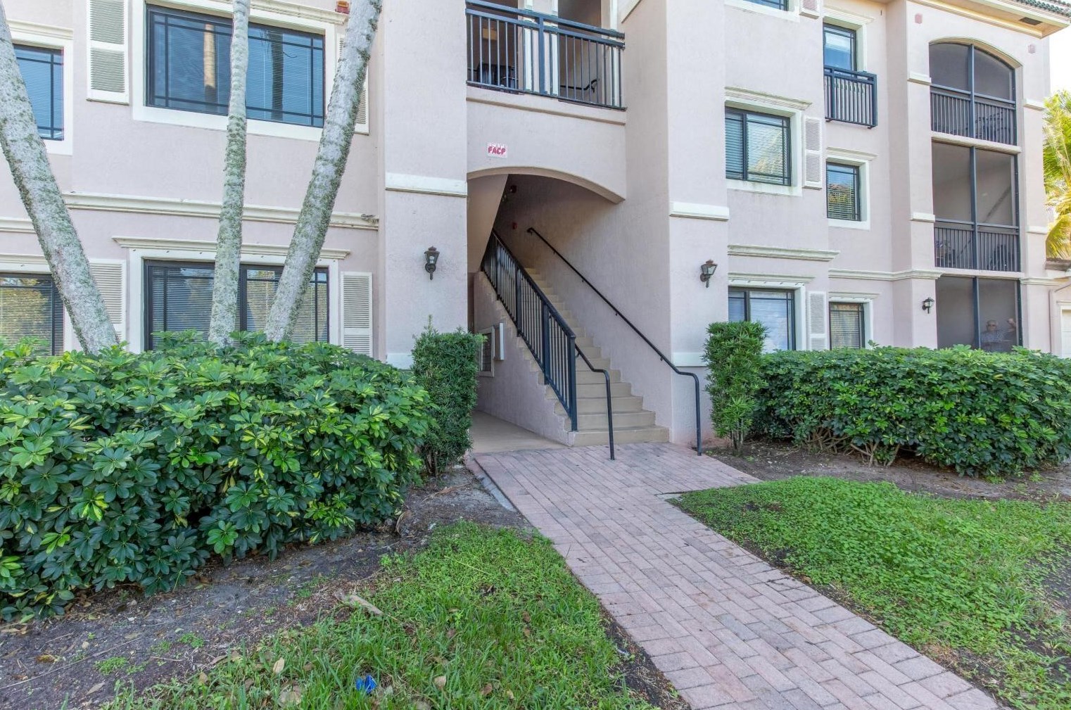 2802 Sarento Pl #201, West Palm Beach, FL 33410