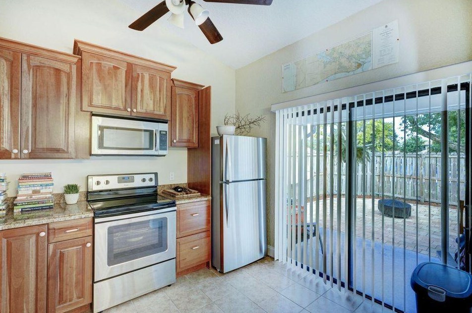 706 Stonewood Ct, Jupiter, FL 33458-5564