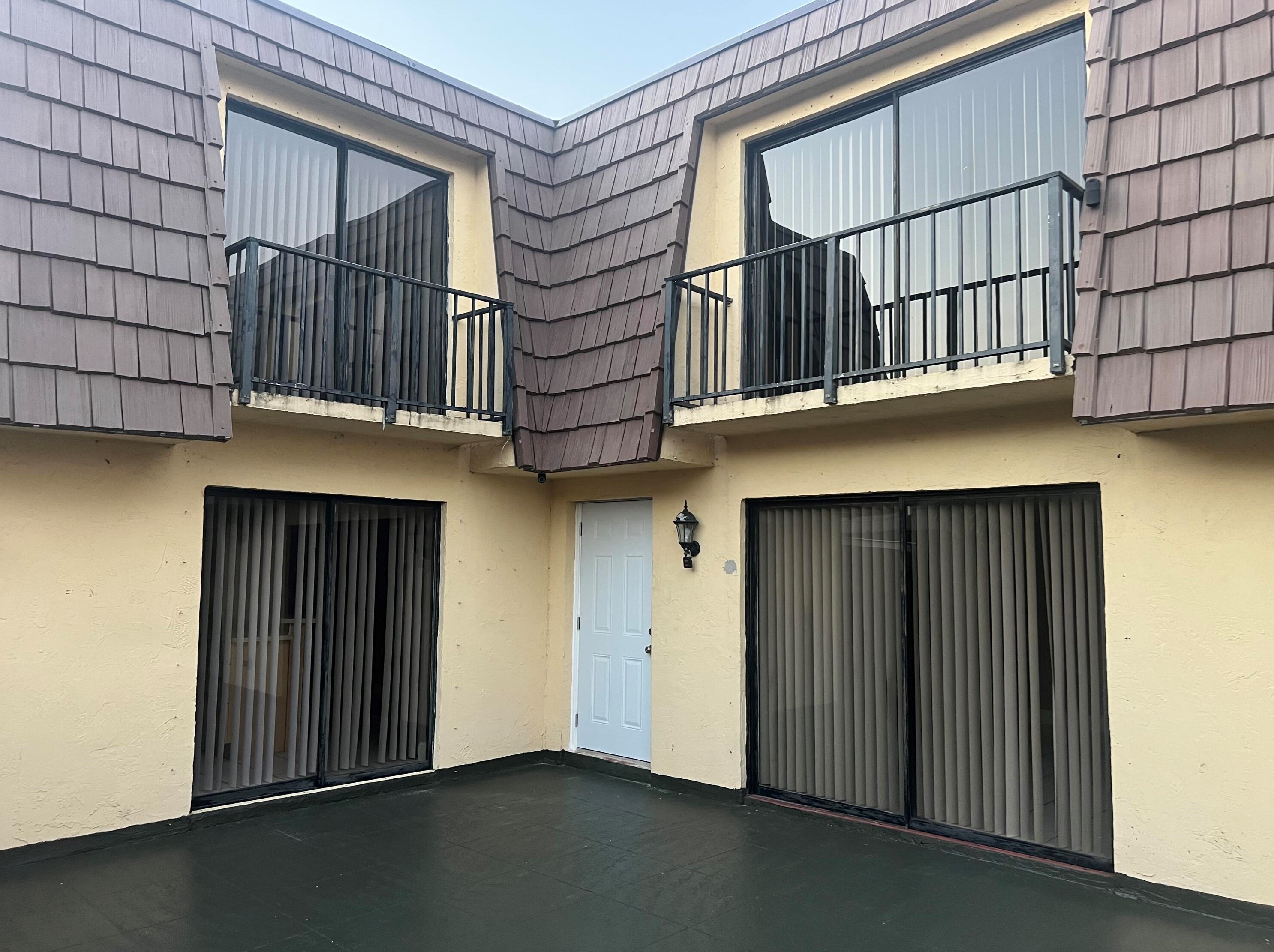 594 Springdale Cir, Lake Worth, FL 33461