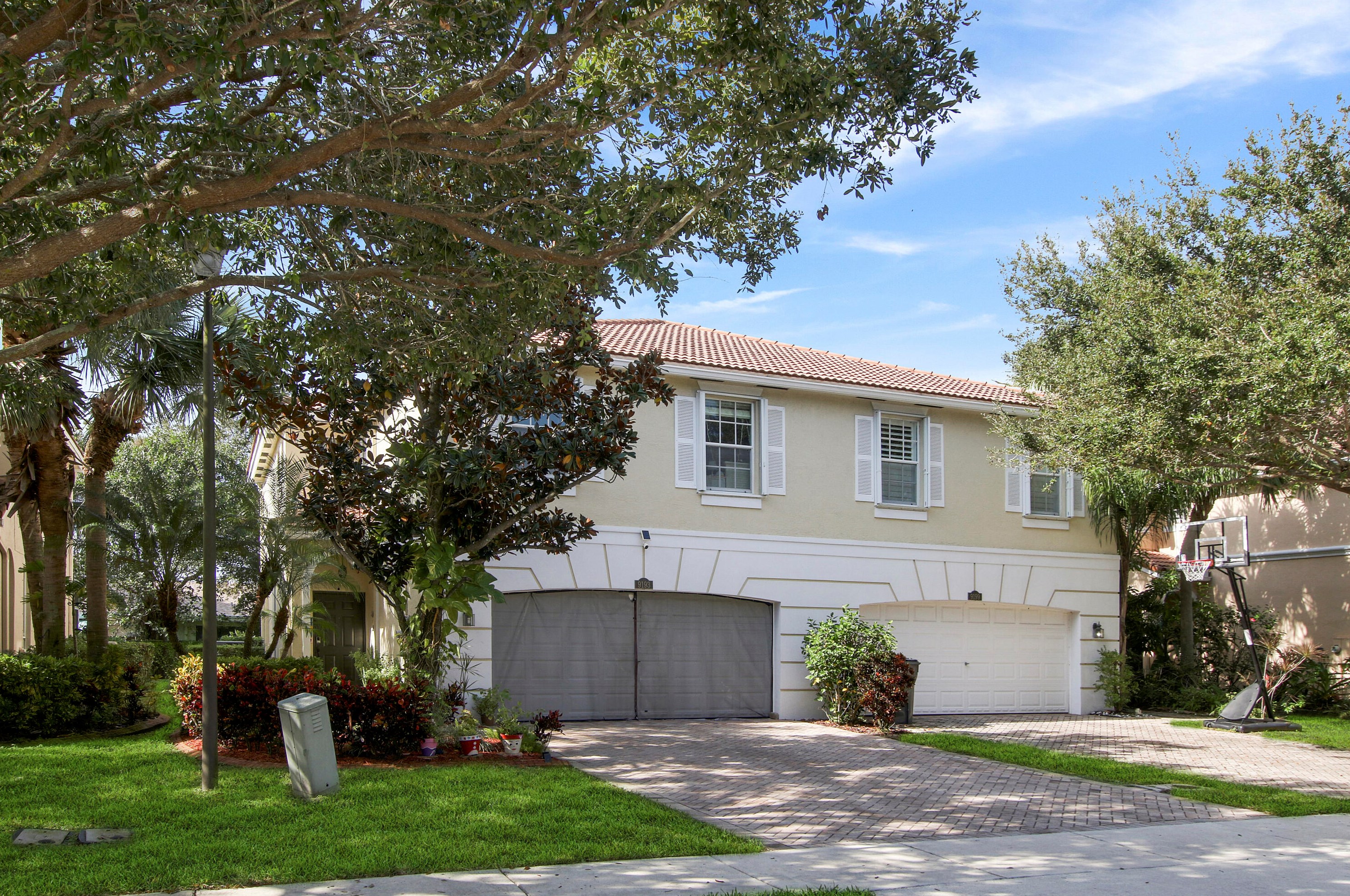 9193 Villa Palma Ln, West Palm Beach, FL 33418