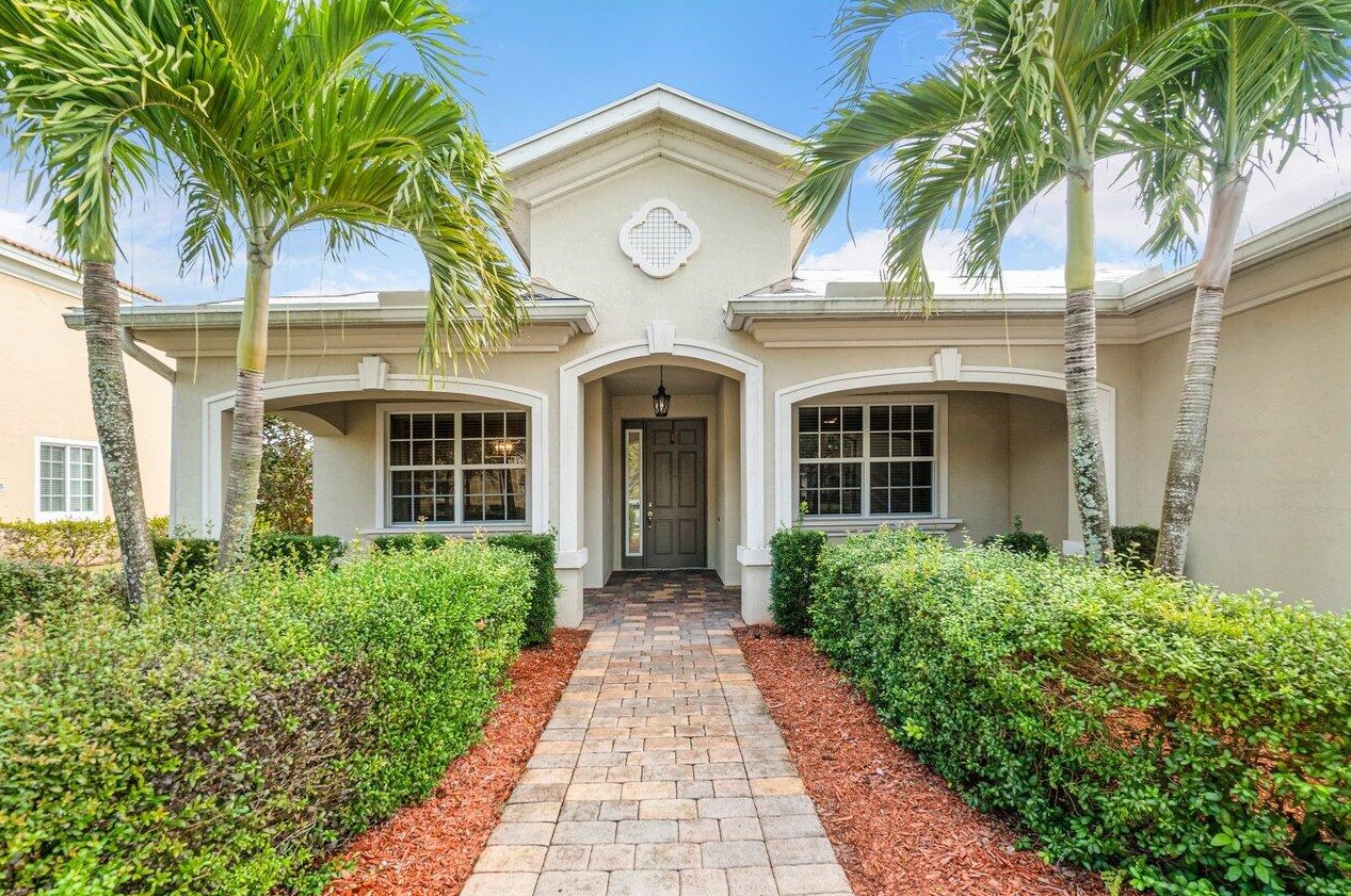 6867 Osage Cir, West Palm Beach, FL 33413