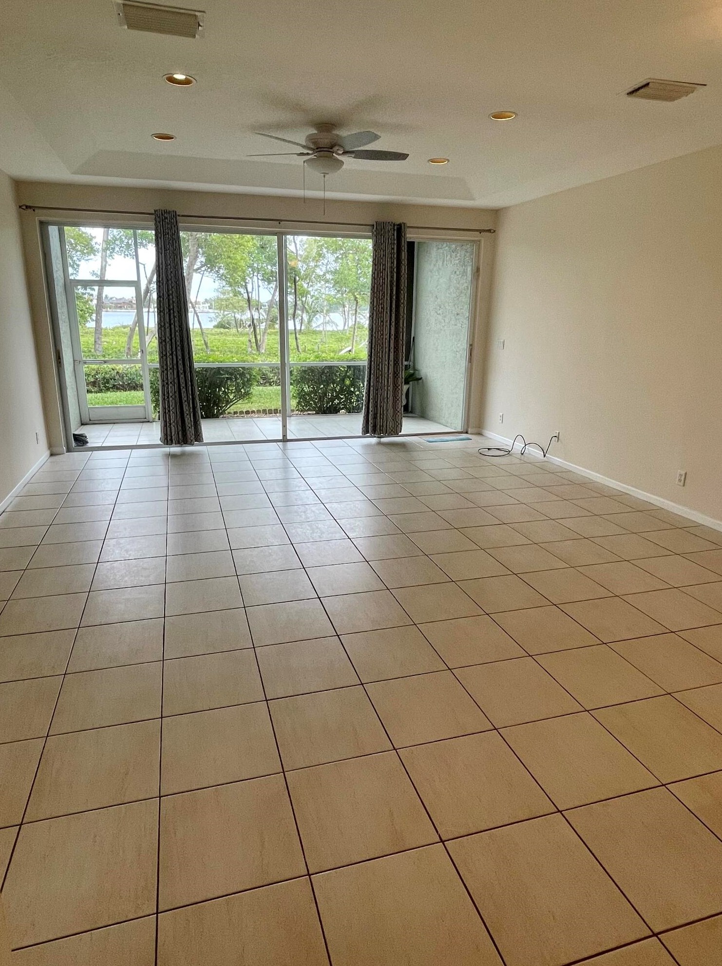 110 N Lakeshore Dr, Lake Worth, FL 33462