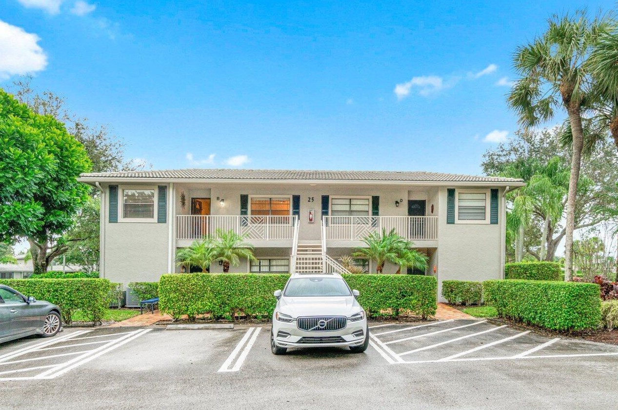 25 Stratford Dr E #b, Boynton Beach, FL
