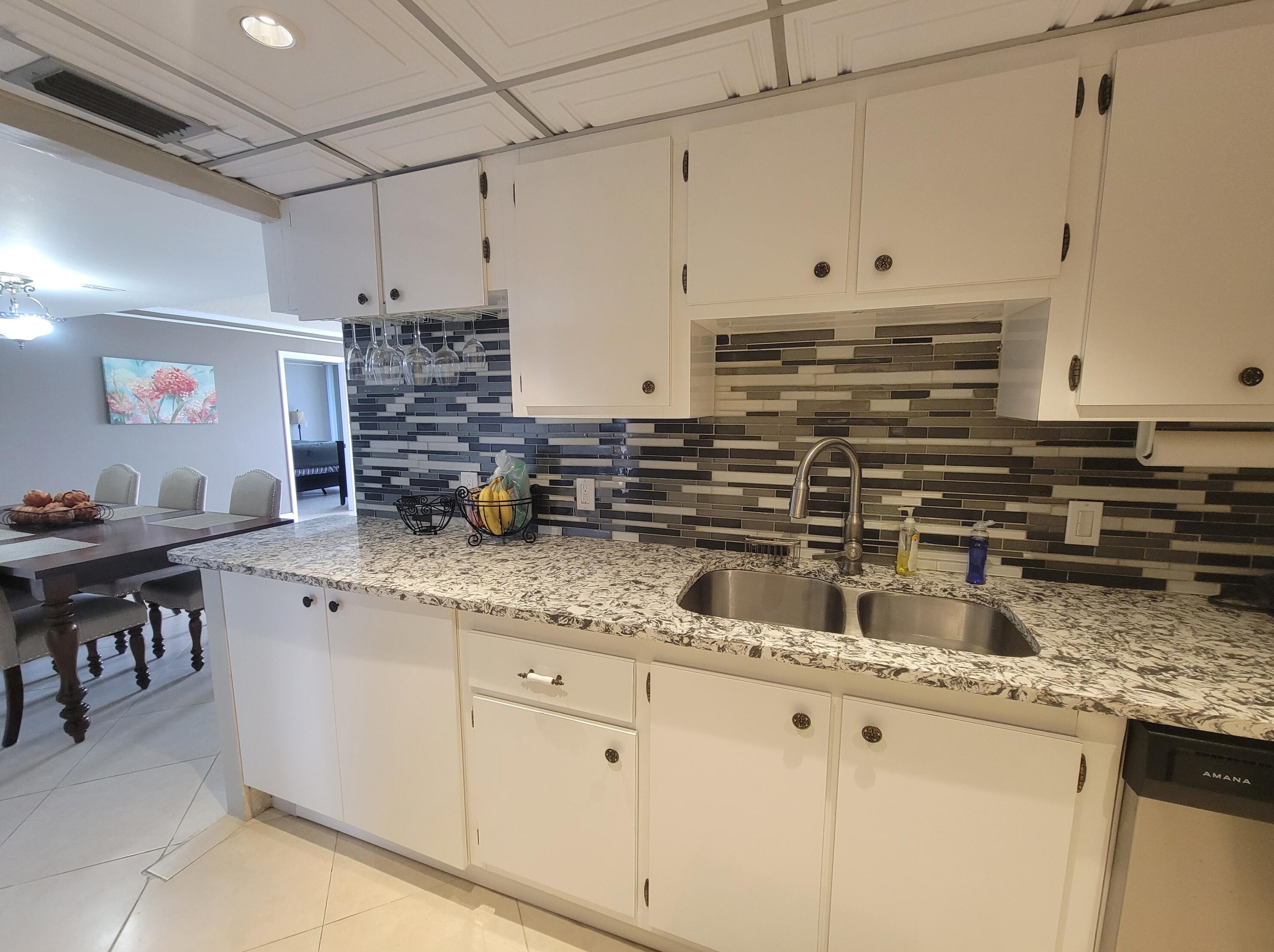 5600 N Flagler Dr #1002, West Palm Beach, FL 33407