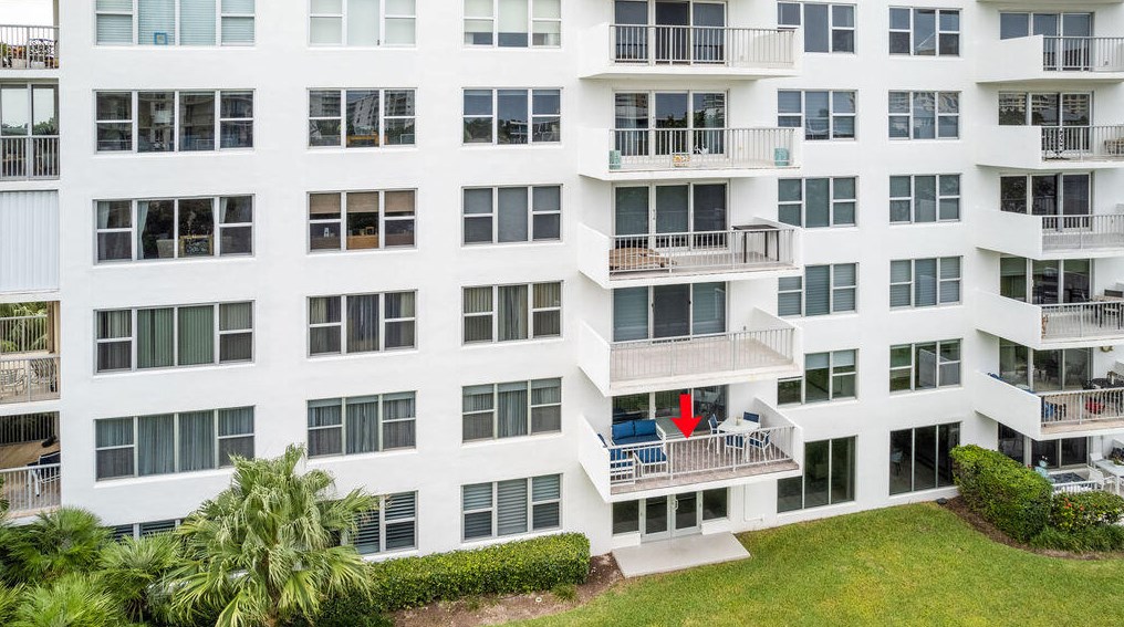 875 Camino Real, Boca Raton FL  33486-5526 exterior