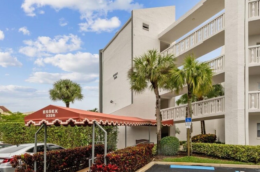 3326 Arcara Way #403, Lake Worth, FL 33467
