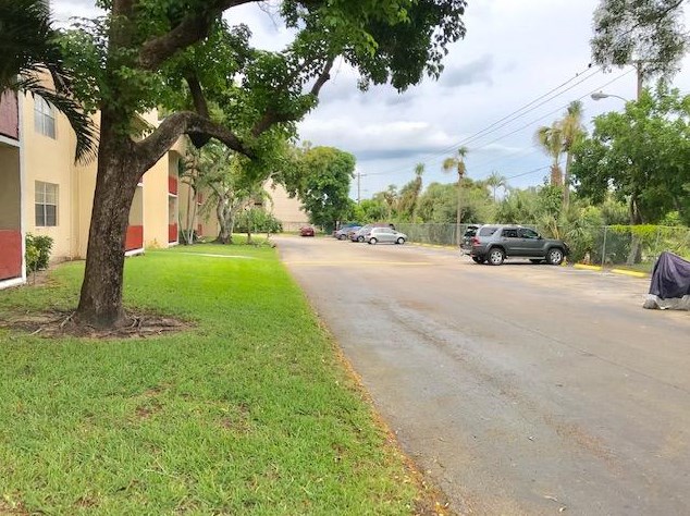 201 Bonnie Blvd #220, Lake Worth, FL 33461