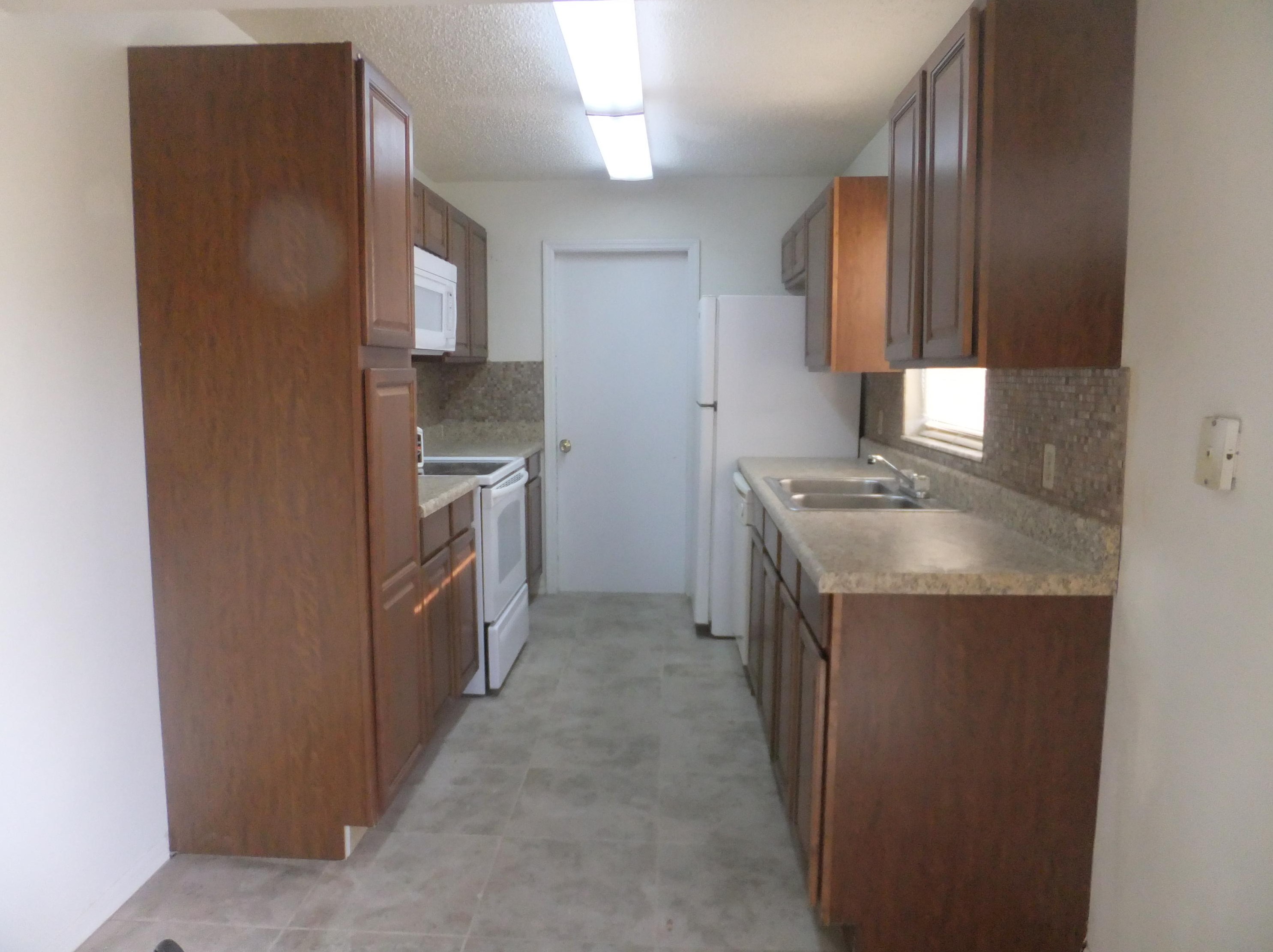 1174 Sw Hutchins St, Fort Pierce, FL 34983