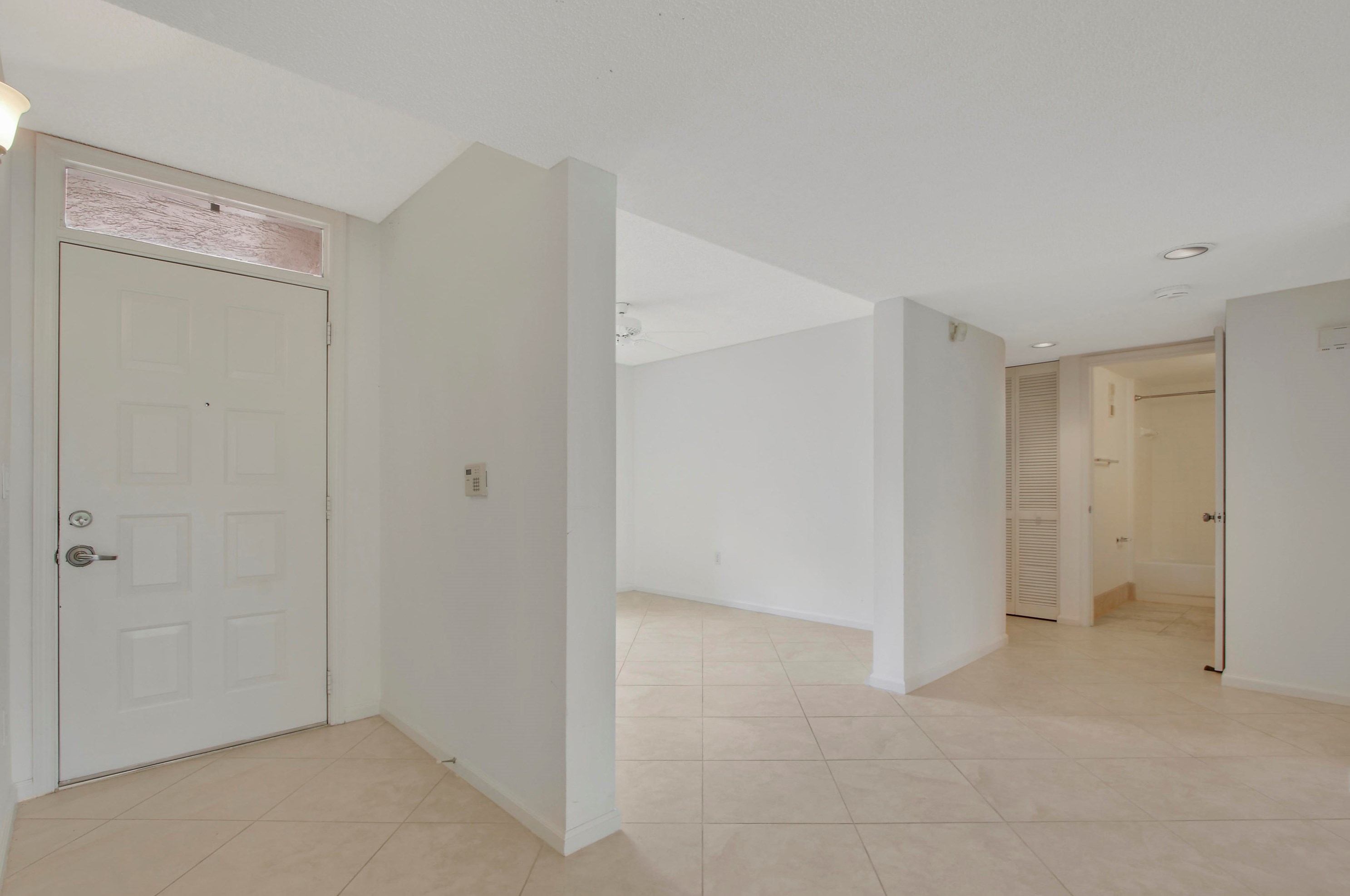 9989 Harbour Lake Cir #102, Boynton Beach, FL 33437