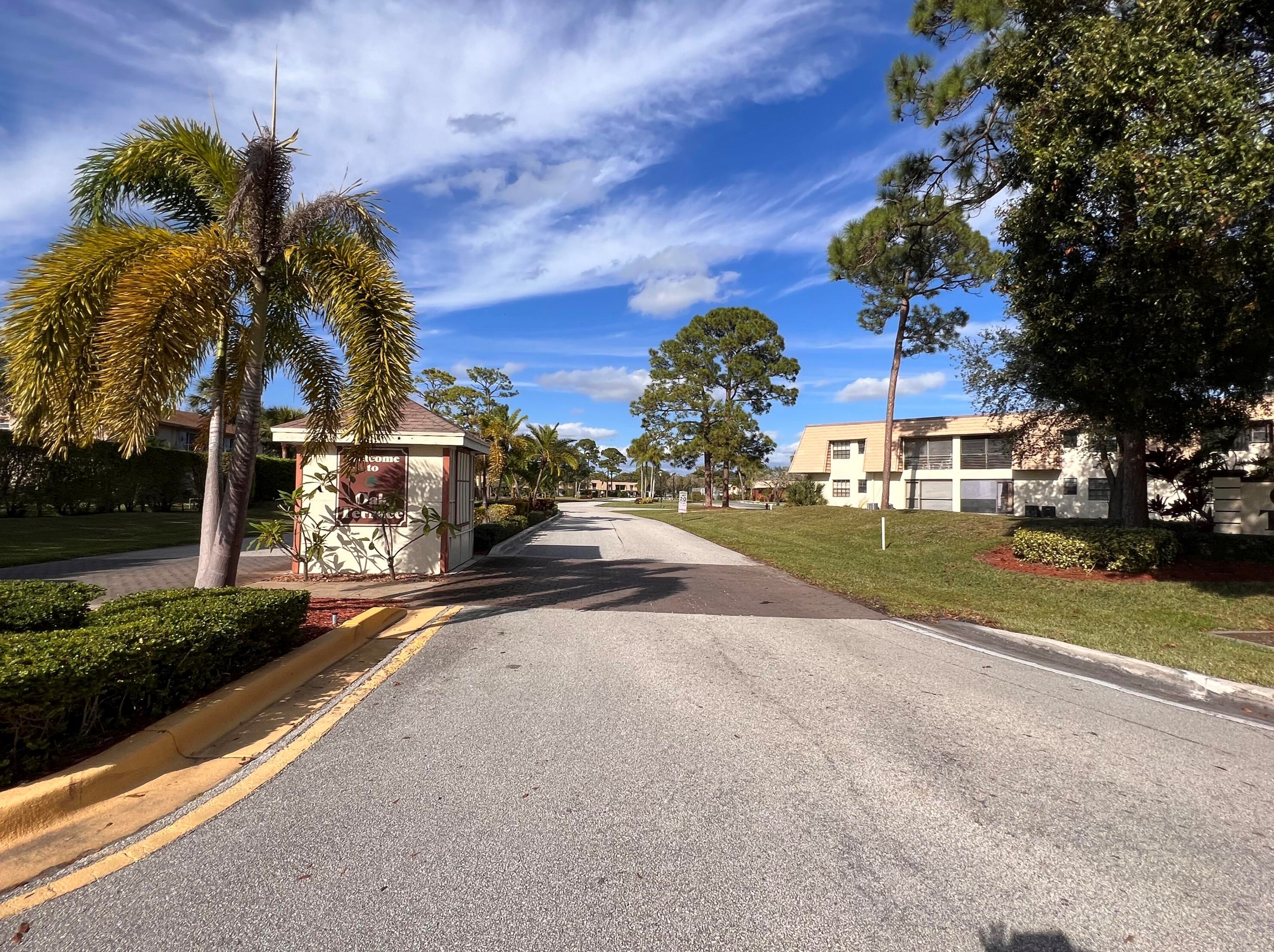 4690 Oak Terrace Dr, Lake Worth, FL 33463-3733