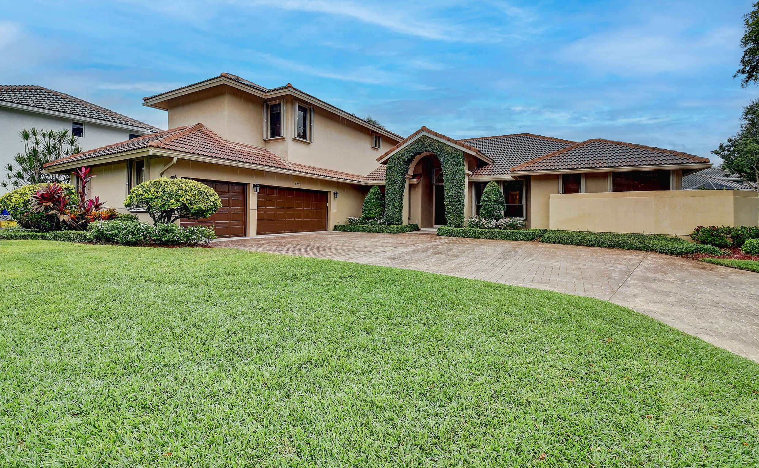 5732 Hamilton Way, Boca Raton, FL 33496-2507