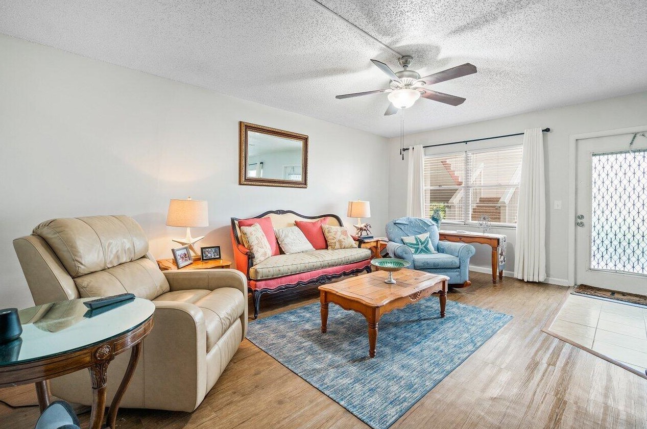 306 Fanshaw H, Boca Raton, FL 33434-3049