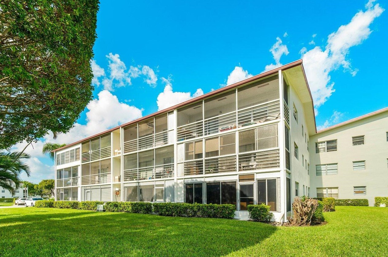 306 Fanshaw H, Boca Raton FL 33434-3050 exterior