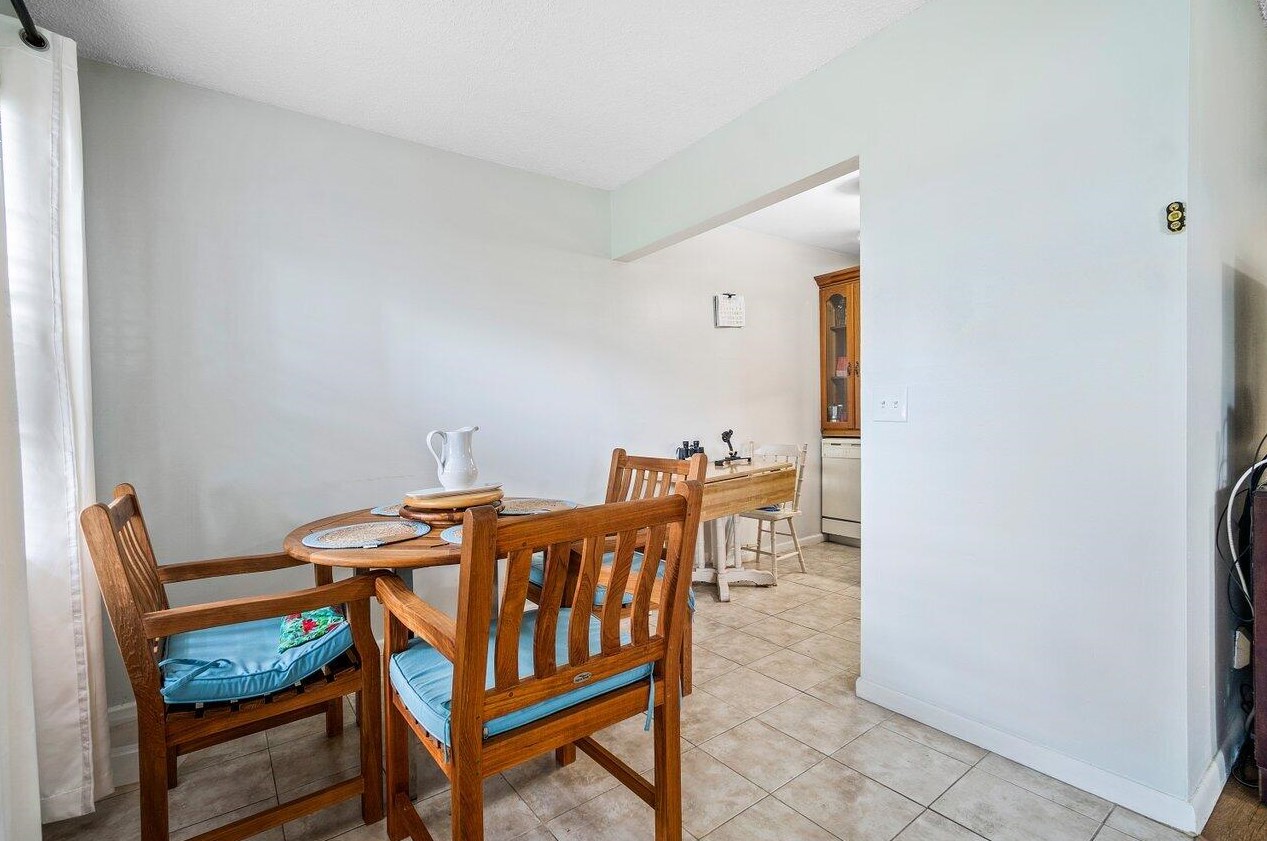 306 Fanshaw H, Boca Raton FL 33434-3050 exterior