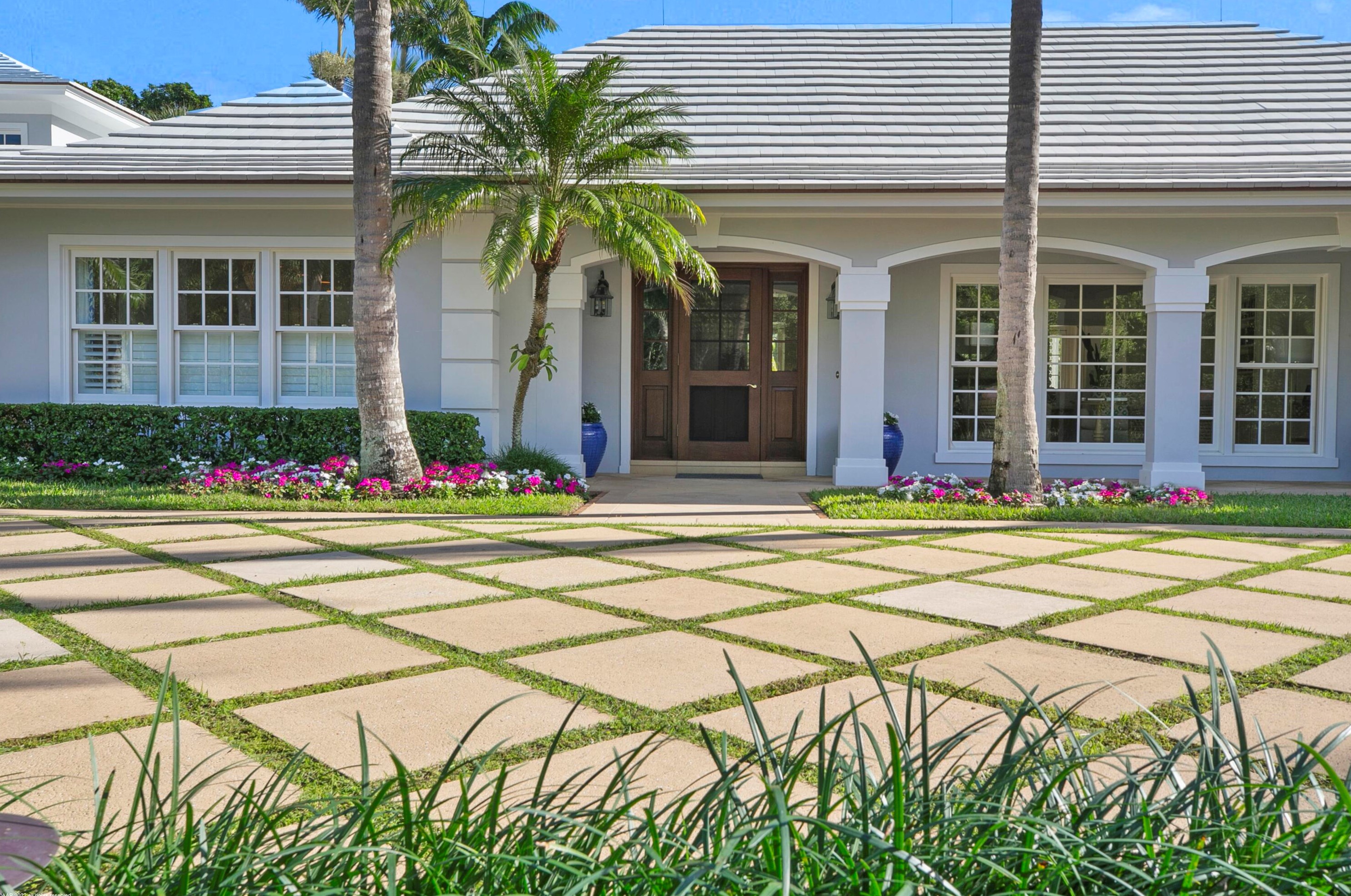 189 Gomez Rd, Hobe Sound, FL 33455-2514