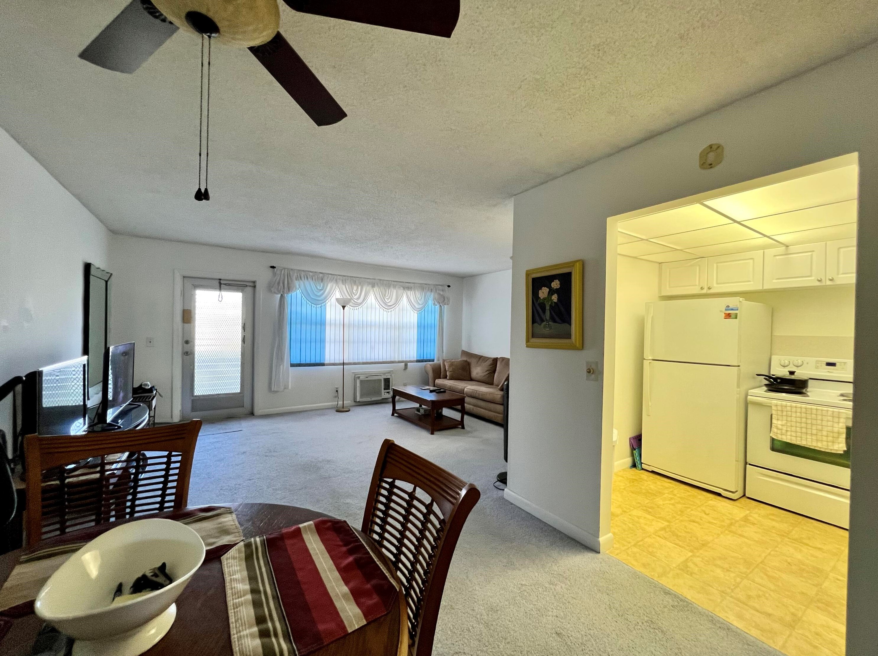 130 Cambridge F, West Palm Beach, FL 33417