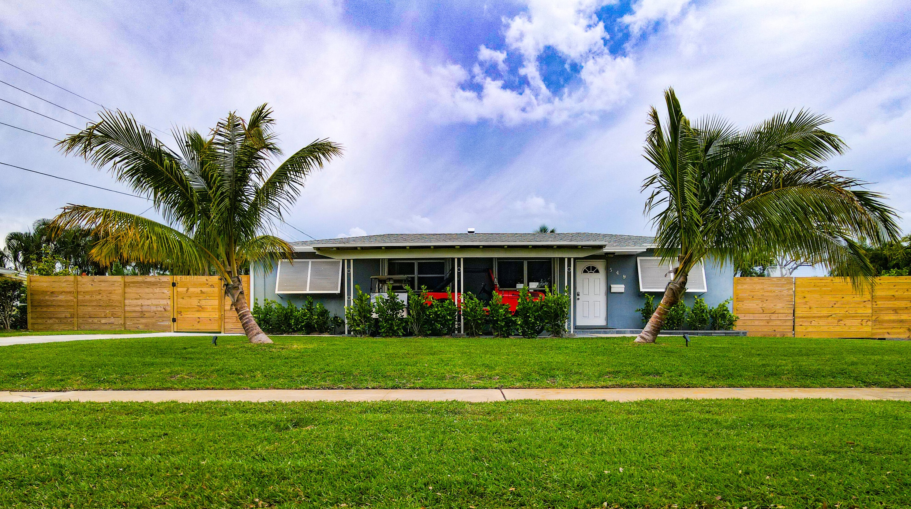 549 Fairwind Dr, West Palm Beach, FL 33408