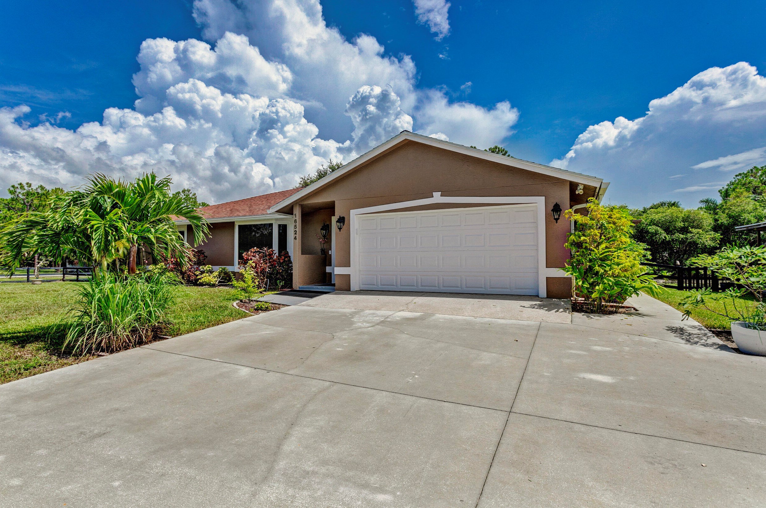 16524 Valencia Blvd, Town of Loxahatchee Groves, FL 33470