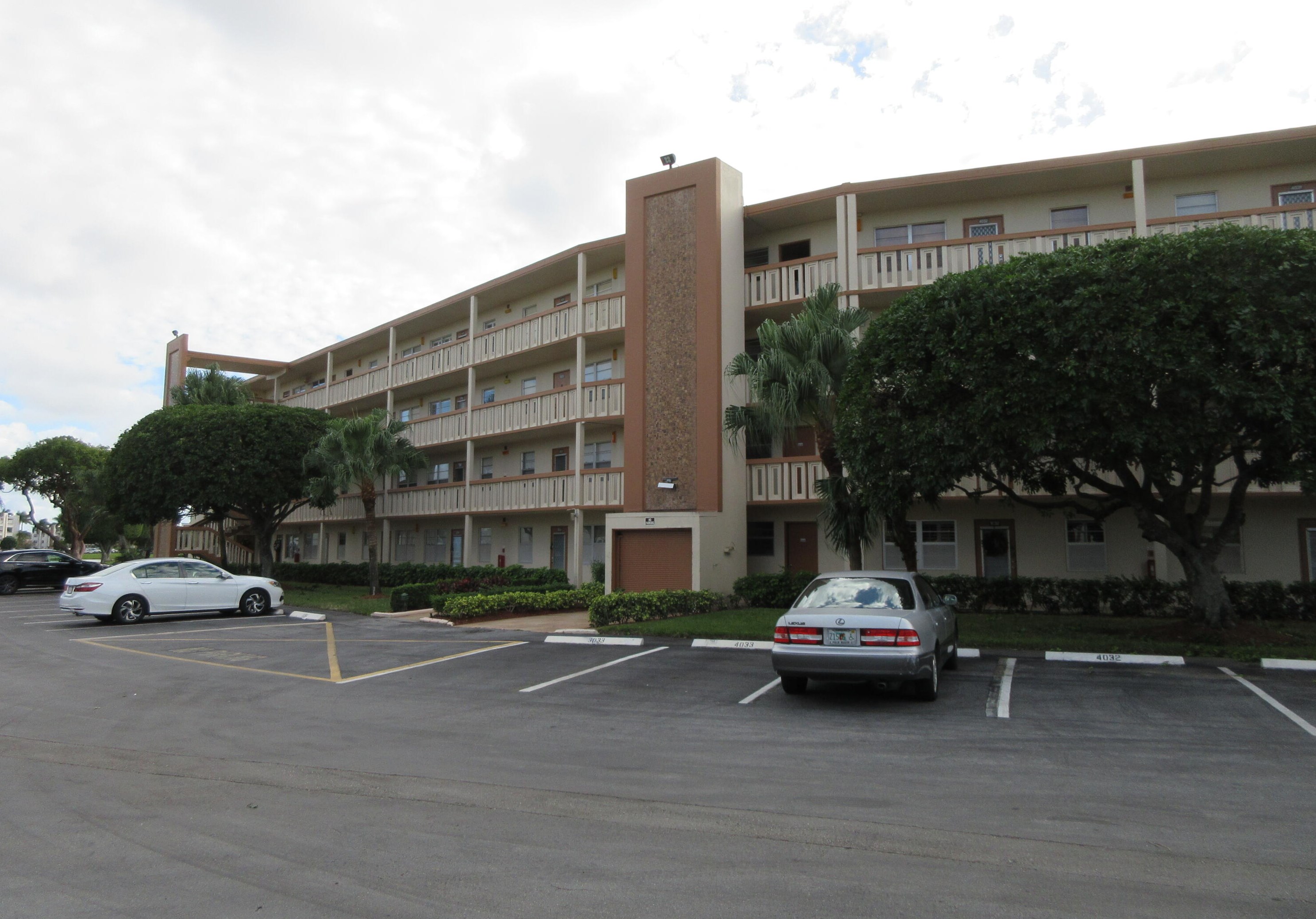 1033 Newcastle B, Boca Raton, FL 33434-4622