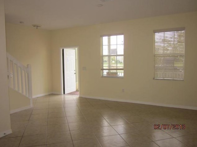 211 E Thatch Palm Cir, Jupiter, FL 33458