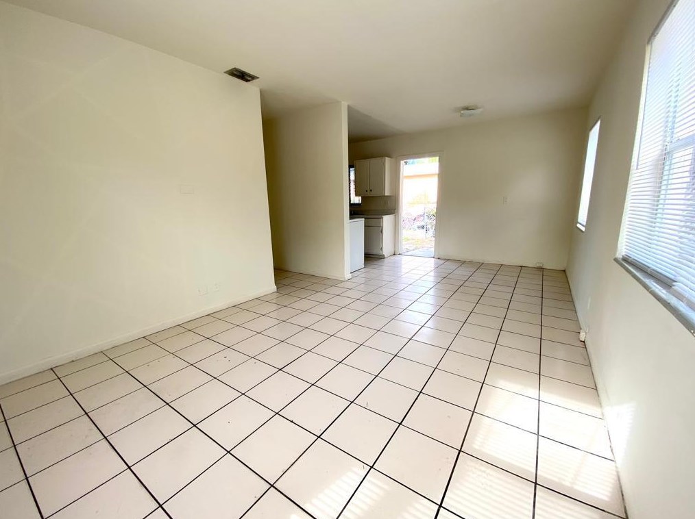 5507 Pinewood Ave, West Palm Beach, FL 33407