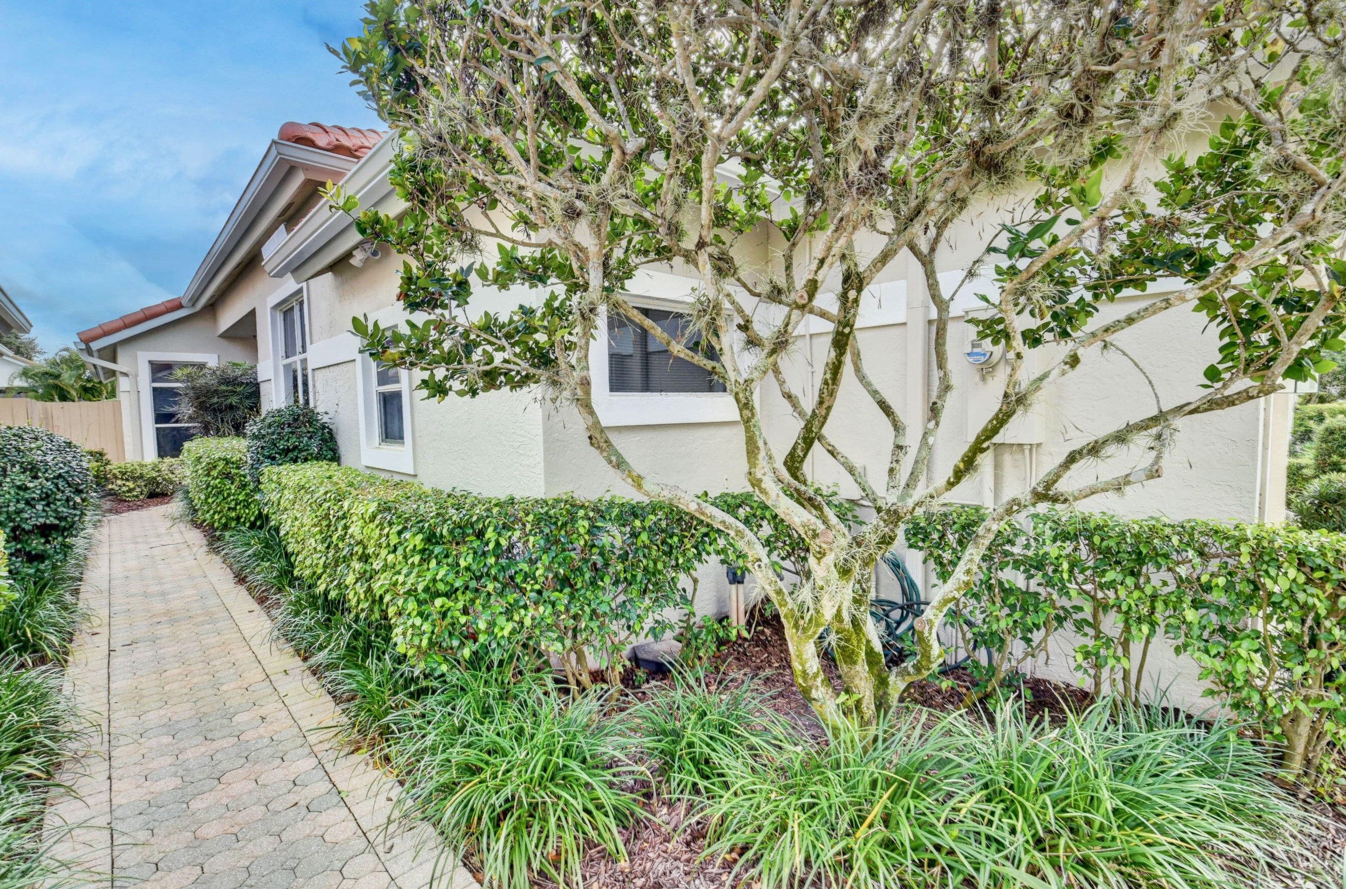 6644 Nw 25th Way, Boca Raton, FL 33496
