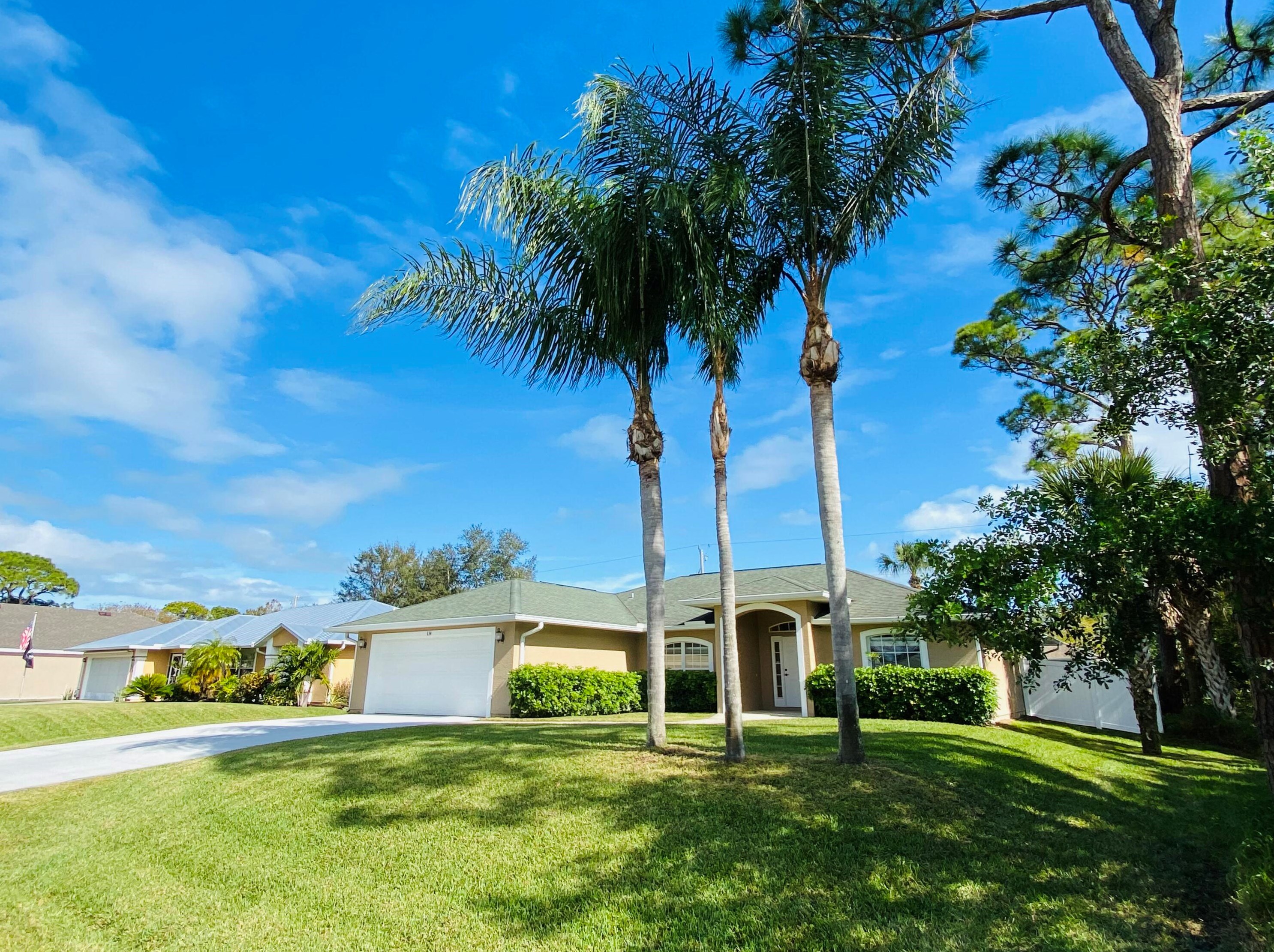 114 Lancaster St, Sebastian, FL 32958