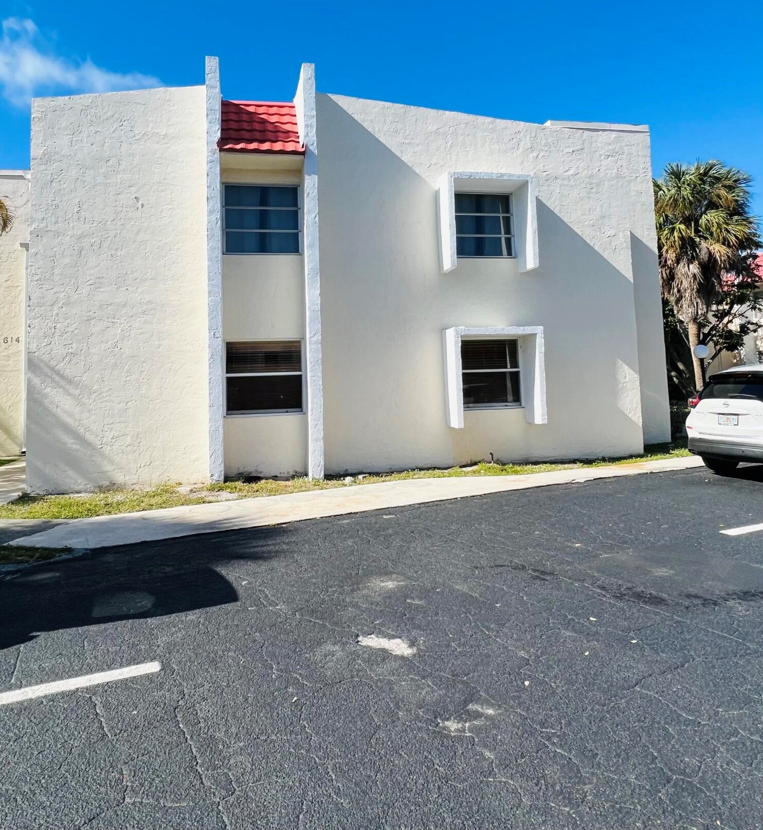 614 Nw 13th St Apt 28, Boca Raton, FL 33486