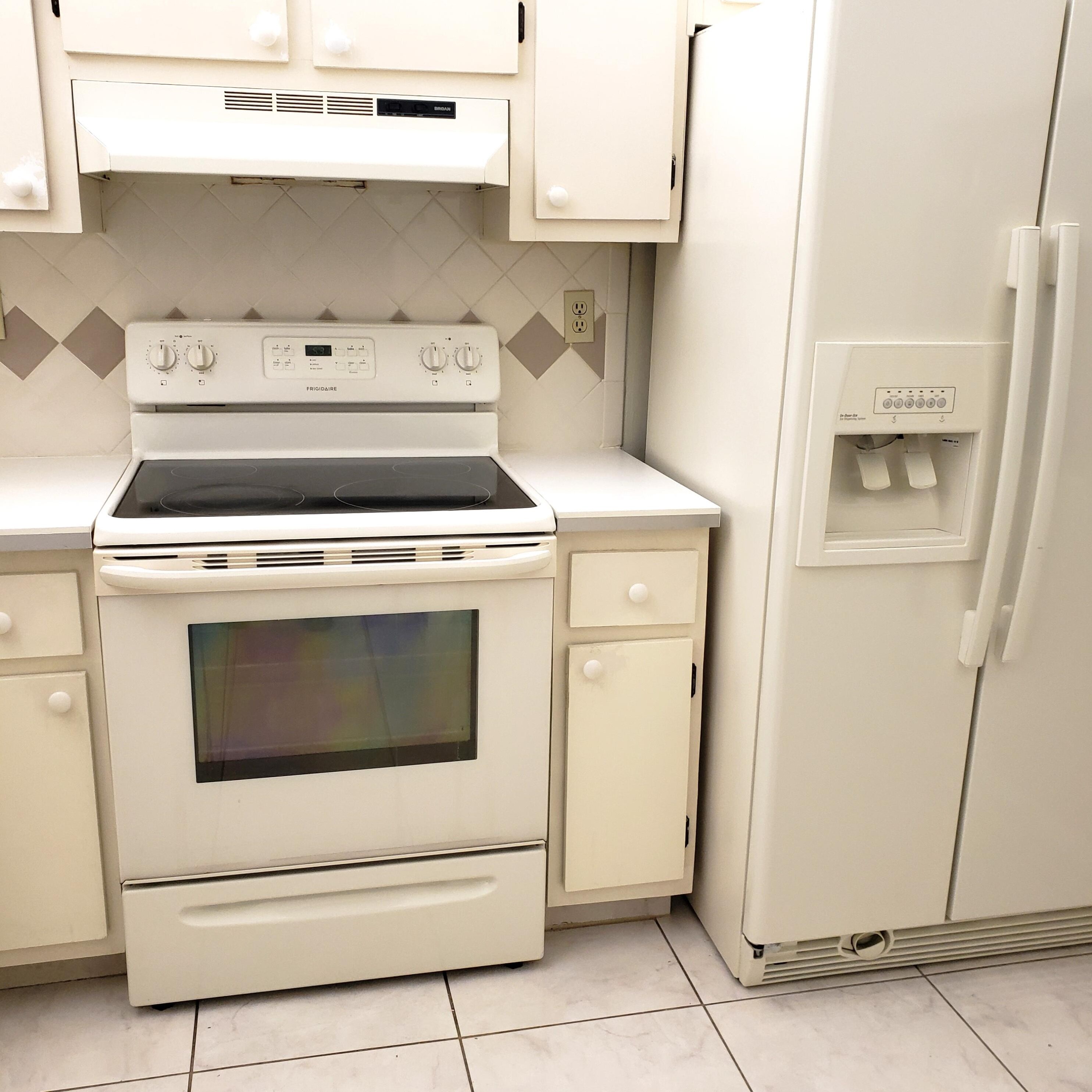 9370 Sw 8th St Apt 322, Boca Raton, FL 33428