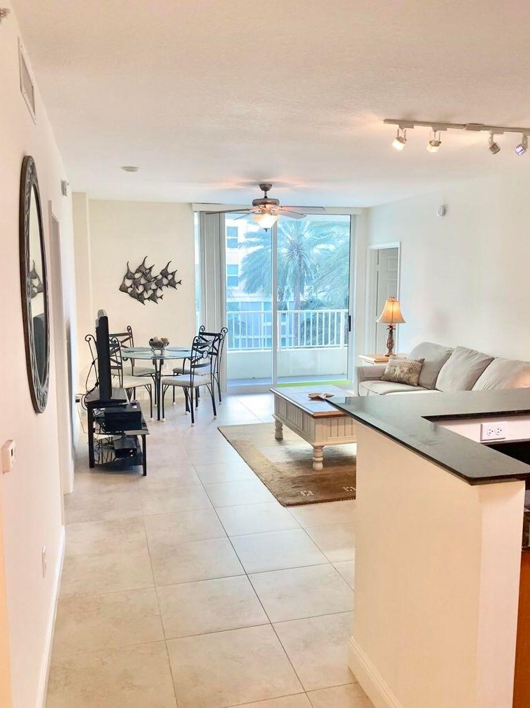 625 Casa Loma Blvd #403, Boynton Beach, FL 33435