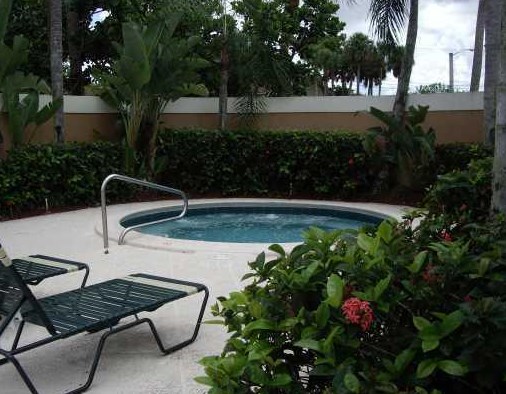 1153 Lake Victoria Dr Apt H, West Palm Beach, FL